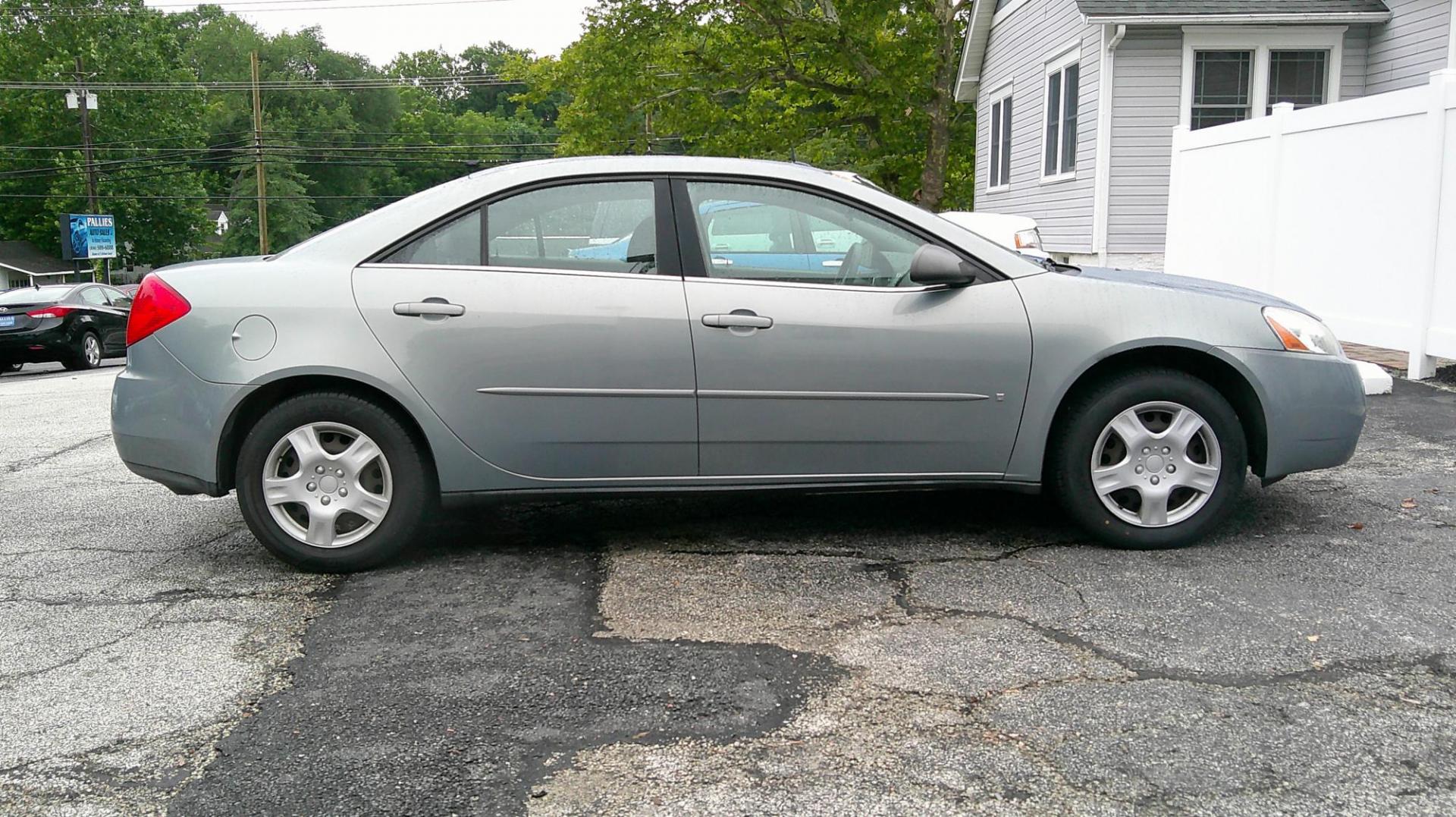 2008 GRAY Pontiac G6 1SV Sedan (1G2ZF57B284) with an 2.4L L4 DOHC 16V engine, 4-Speed Automatic Overdrive transmission, located at 540a Delsea Drive, Sewell, NJ, 08080, (987) 867-5309, 39.752560, -75.111206 - Photo#7