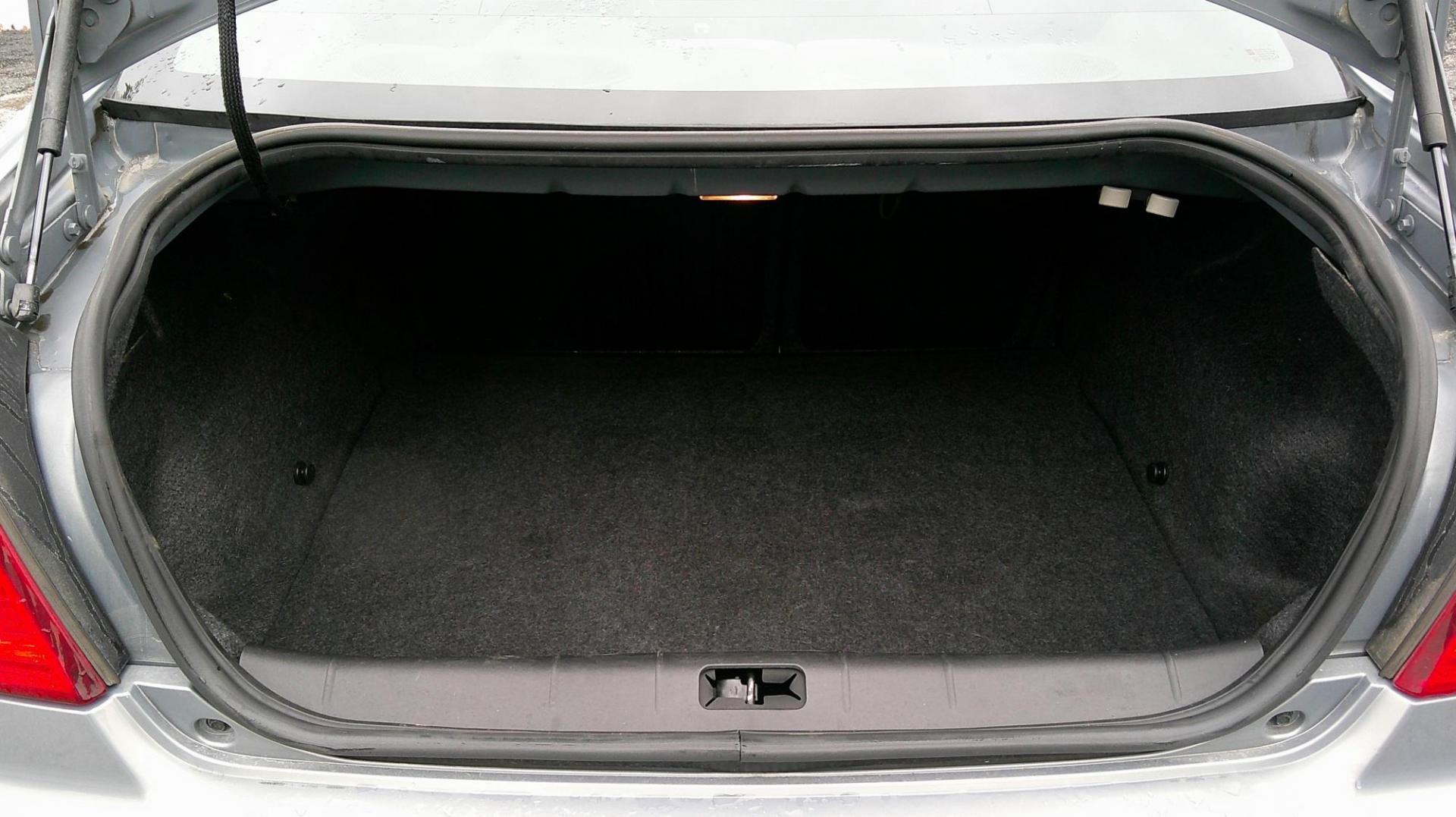 2008 GRAY Pontiac G6 1SV Sedan (1G2ZF57B284) with an 2.4L L4 DOHC 16V engine, 4-Speed Automatic Overdrive transmission, located at 540a Delsea Drive, Sewell, NJ, 08080, (987) 867-5309, 39.752560, -75.111206 - Photo#25