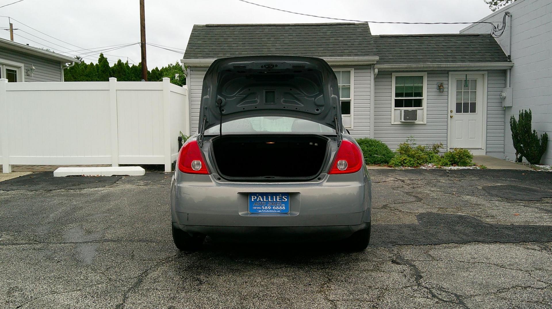 2008 GRAY Pontiac G6 1SV Sedan (1G2ZF57B284) with an 2.4L L4 DOHC 16V engine, 4-Speed Automatic Overdrive transmission, located at 540a Delsea Drive, Sewell, NJ, 08080, (987) 867-5309, 39.752560, -75.111206 - Photo#24