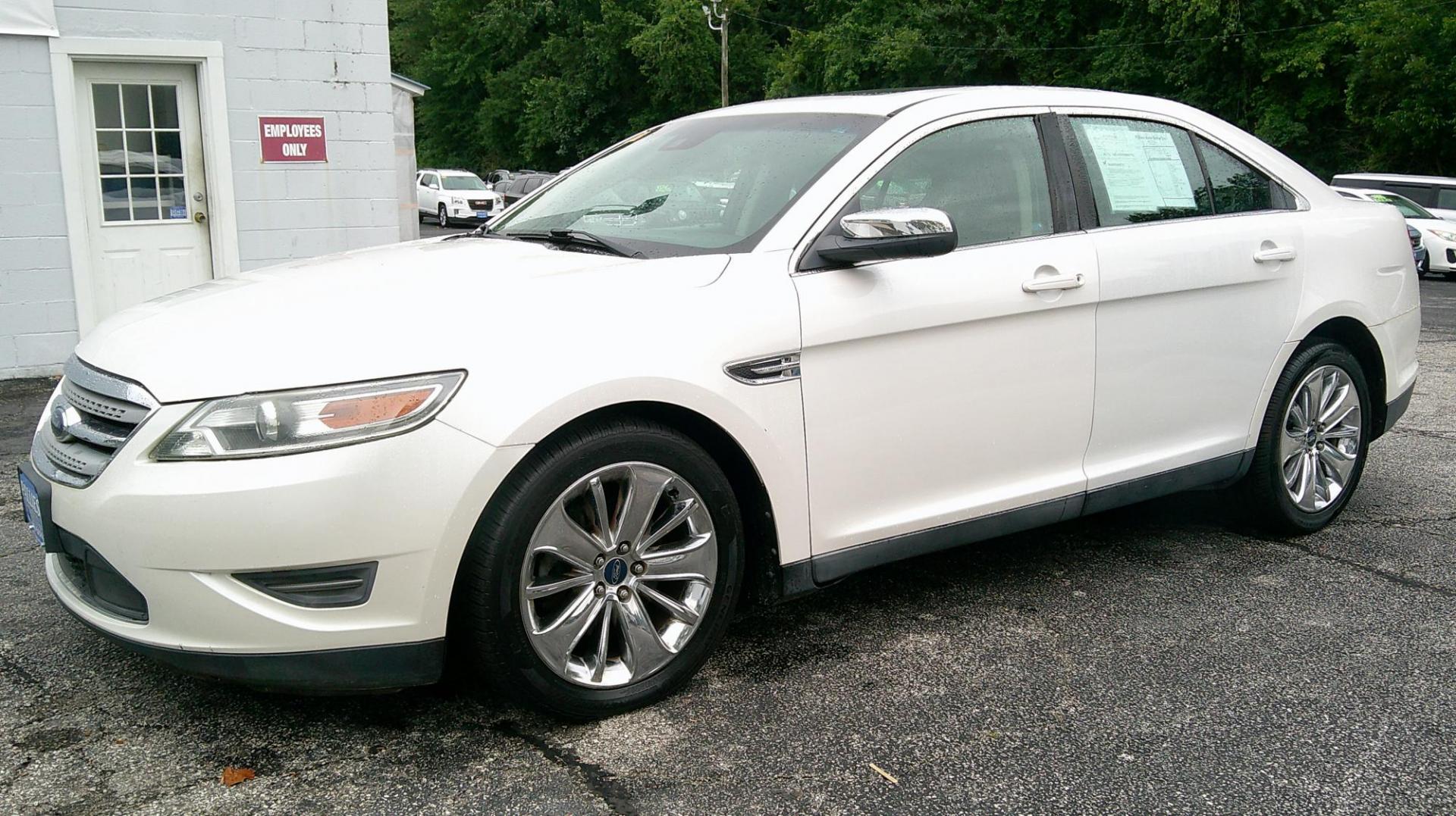 2010 WHITE Ford Taurus Limited FWD (1FAHP2FW7AG) with an 3.5L V6 DOHC 24V engine, 6-Speed Automatic transmission, located at 540a Delsea Drive, Sewell, NJ, 08080, (987) 867-5309, 39.752560, -75.111206 - Photo#1