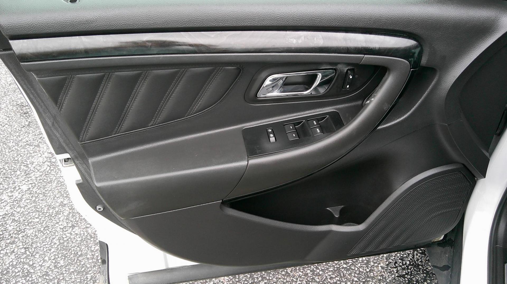 2010 WHITE Ford Taurus Limited FWD (1FAHP2FW7AG) with an 3.5L V6 DOHC 24V engine, 6-Speed Automatic transmission, located at 540a Delsea Drive, Sewell, NJ, 08080, (987) 867-5309, 39.752560, -75.111206 - Photo#12