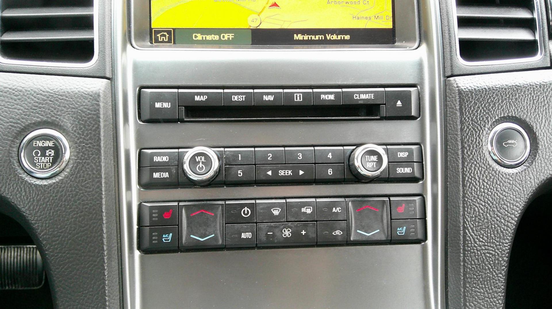 2010 WHITE Ford Taurus Limited FWD (1FAHP2FW7AG) with an 3.5L V6 DOHC 24V engine, 6-Speed Automatic transmission, located at 540a Delsea Drive, Sewell, NJ, 08080, (987) 867-5309, 39.752560, -75.111206 - Photo#20