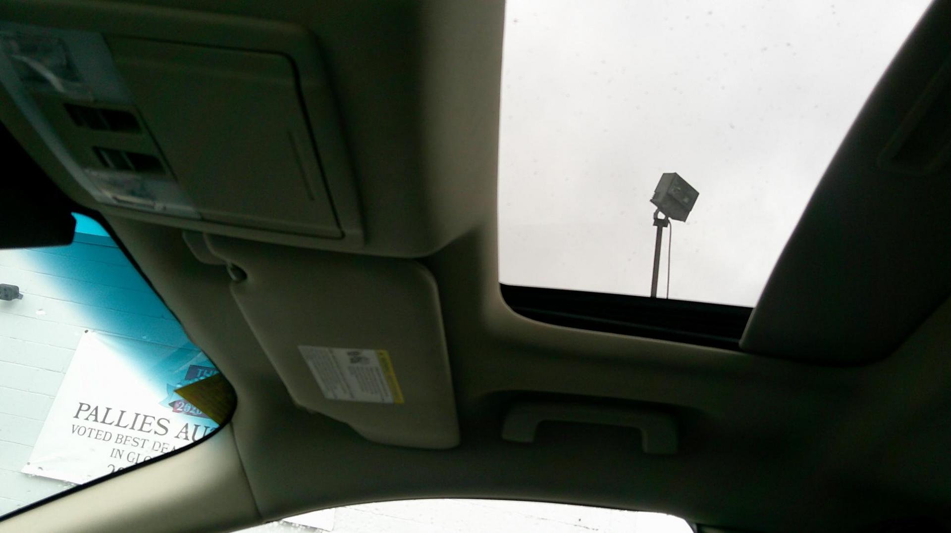 2010 WHITE Ford Taurus Limited FWD (1FAHP2FW7AG) with an 3.5L V6 DOHC 24V engine, 6-Speed Automatic transmission, located at 540a Delsea Drive, Sewell, NJ, 08080, (987) 867-5309, 39.752560, -75.111206 - Photo#24