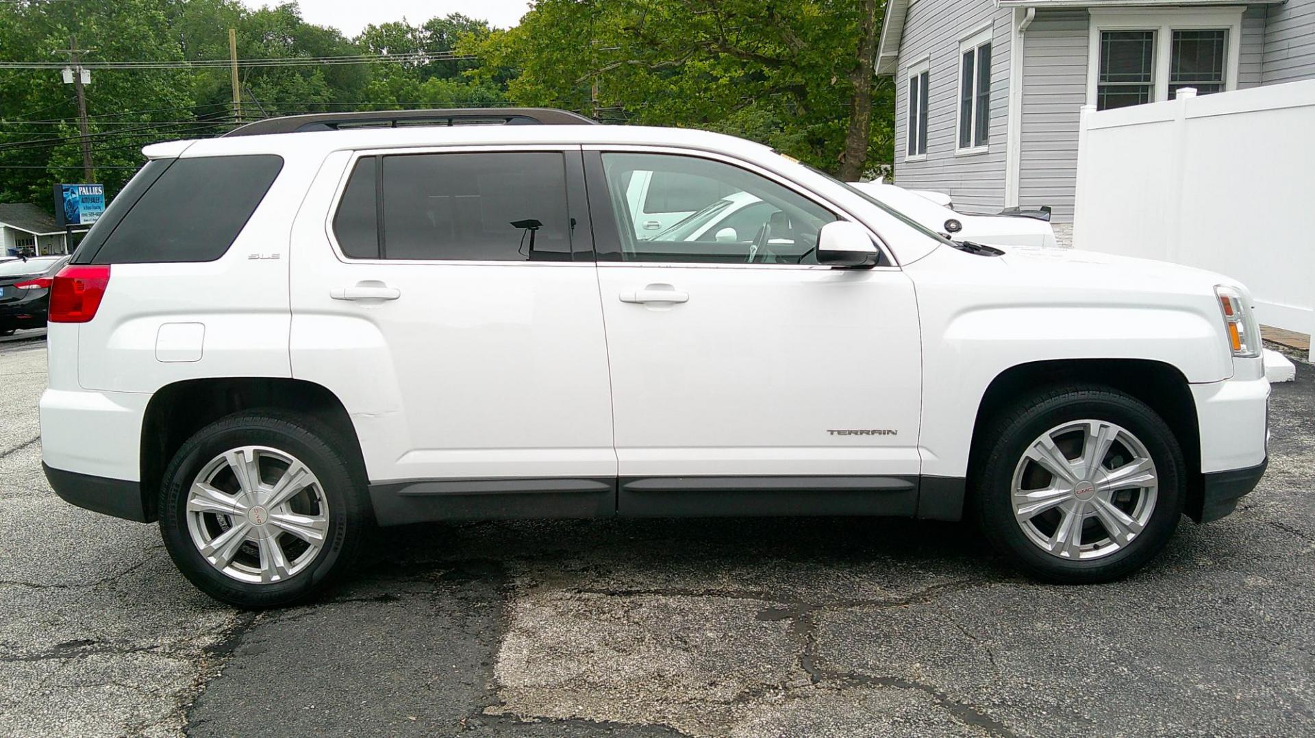 2017 WHITE GMC Terrain SLE2 AWD (2GKFLTEK5H6) with an 2.4L L4 DOHC 16V engine, 6A transmission, located at 540a Delsea Drive, Sewell, NJ, 08080, (987) 867-5309, 39.752560, -75.111206 - Photo#6