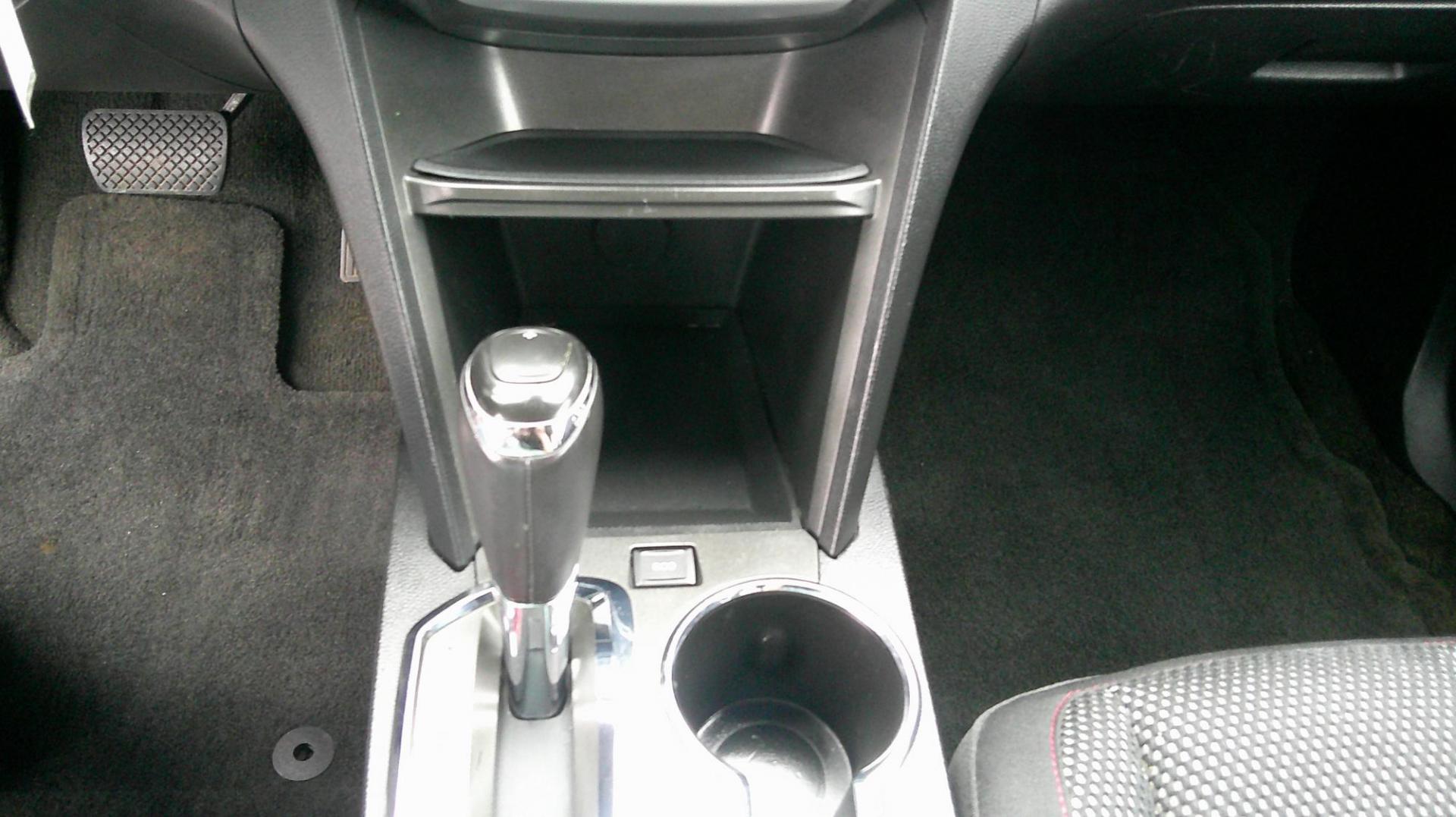 2017 WHITE GMC Terrain SLE2 AWD (2GKFLTEK5H6) with an 2.4L L4 DOHC 16V engine, 6A transmission, located at 540a Delsea Drive, Sewell, NJ, 08080, (987) 867-5309, 39.752560, -75.111206 - Photo#21