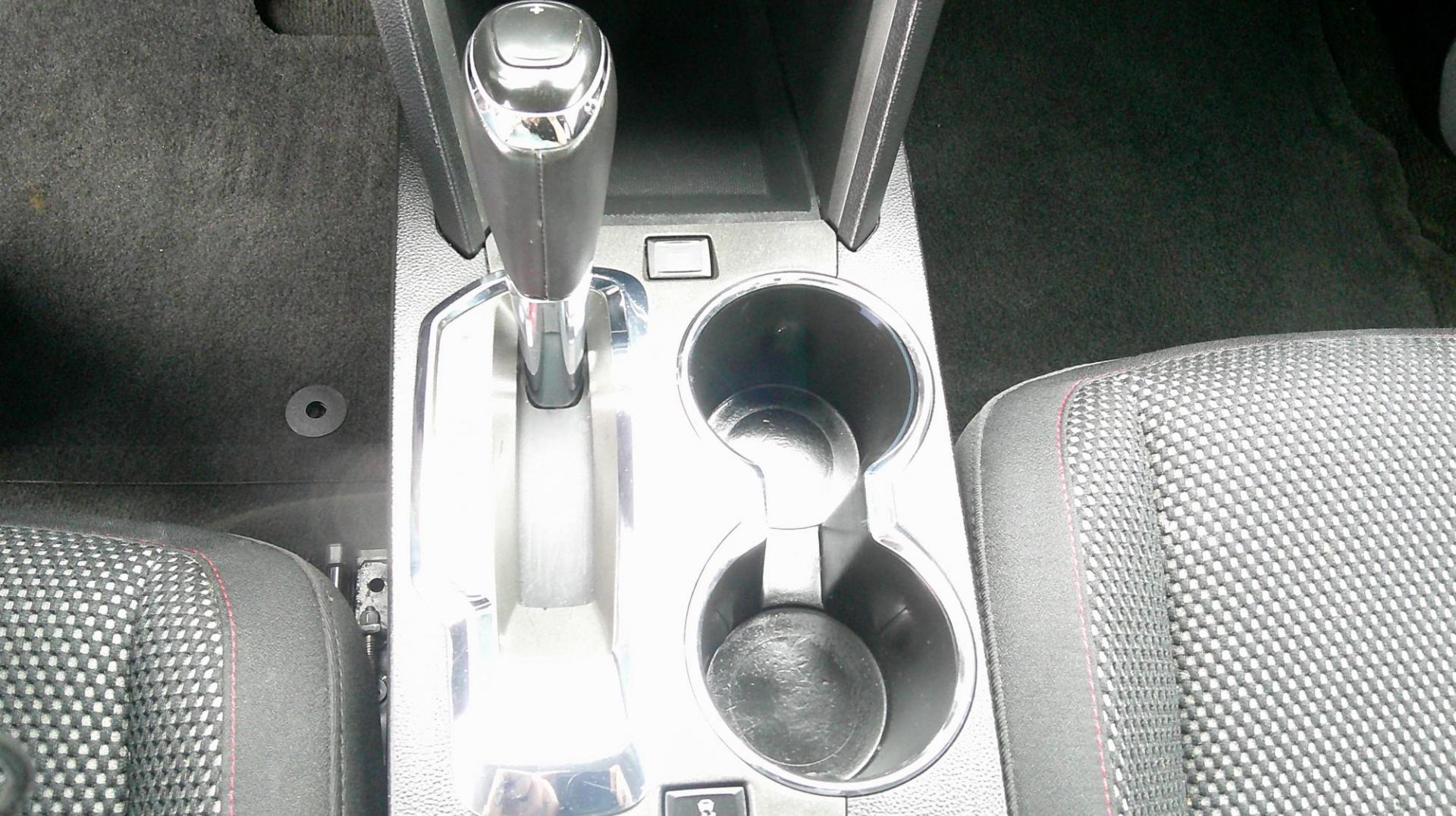 2017 WHITE GMC Terrain SLE2 AWD (2GKFLTEK5H6) with an 2.4L L4 DOHC 16V engine, 6A transmission, located at 540a Delsea Drive, Sewell, NJ, 08080, (987) 867-5309, 39.752560, -75.111206 - Photo#22