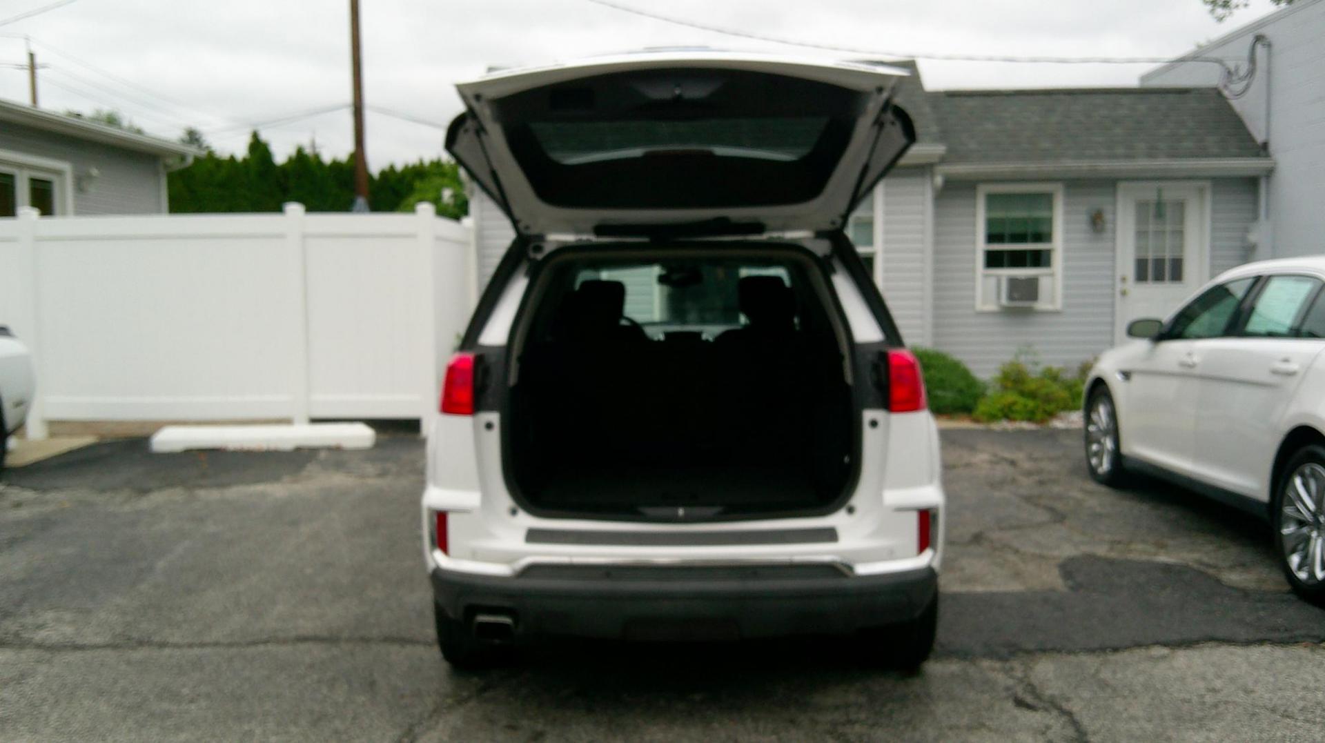 2017 WHITE GMC Terrain SLE2 AWD (2GKFLTEK5H6) with an 2.4L L4 DOHC 16V engine, 6A transmission, located at 540a Delsea Drive, Sewell, NJ, 08080, (987) 867-5309, 39.752560, -75.111206 - Photo#25