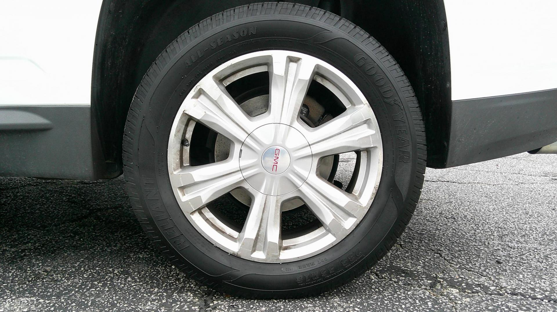 2017 WHITE GMC Terrain SLE2 AWD (2GKFLTEK5H6) with an 2.4L L4 DOHC 16V engine, 6A transmission, located at 540a Delsea Drive, Sewell, NJ, 08080, (987) 867-5309, 39.752560, -75.111206 - Photo#27