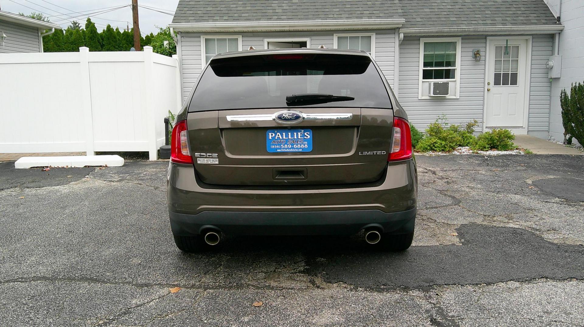 2011 GRAY Ford Edge Limited FWD (2FMDK3KC1BB) with an 3.5L V6 DOHC 24V engine, 6-Speed Automatic transmission, located at 540a Delsea Drive, Sewell, NJ, 08080, (987) 867-5309, 39.752560, -75.111206 - Photo#4