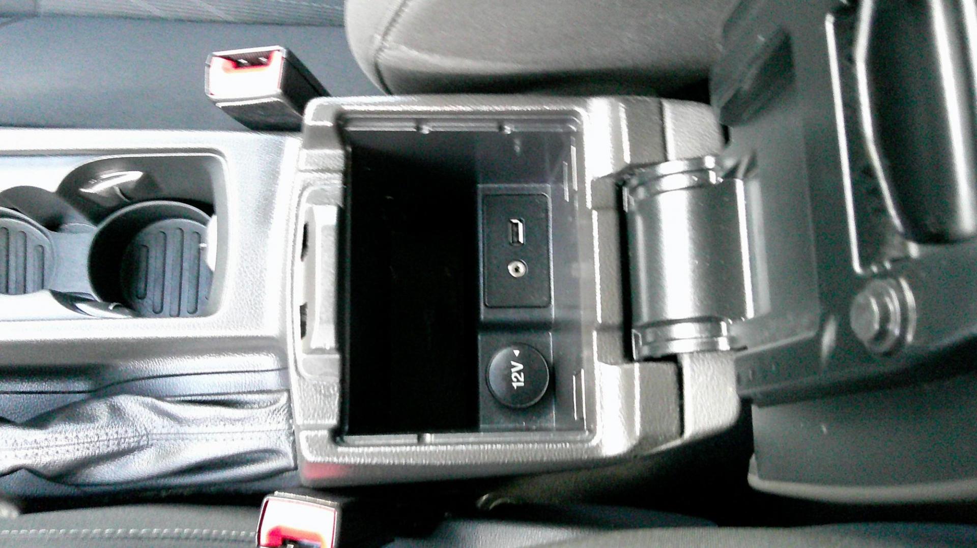 2016 GRAY Ford Focus SE Hatch (1FADP3K29GL) with an 2.0L L4 DOHC 16V engine, located at 540a Delsea Drive, Sewell, NJ, 08080, (987) 867-5309, 39.752560, -75.111206 - Photo#25