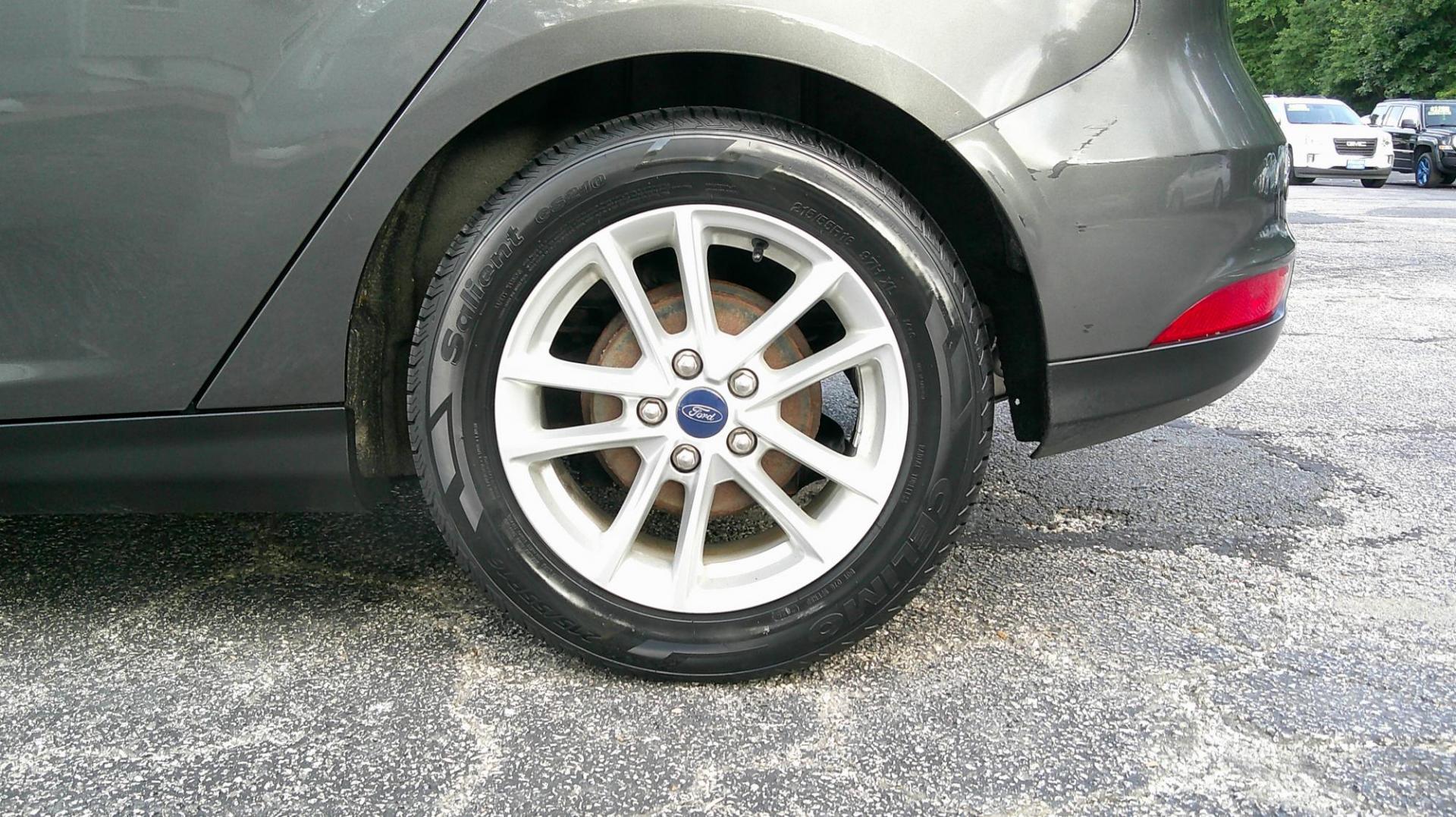 2016 GRAY Ford Focus SE Hatch (1FADP3K29GL) with an 2.0L L4 DOHC 16V engine, located at 540a Delsea Drive, Sewell, NJ, 08080, (987) 867-5309, 39.752560, -75.111206 - Photo#28