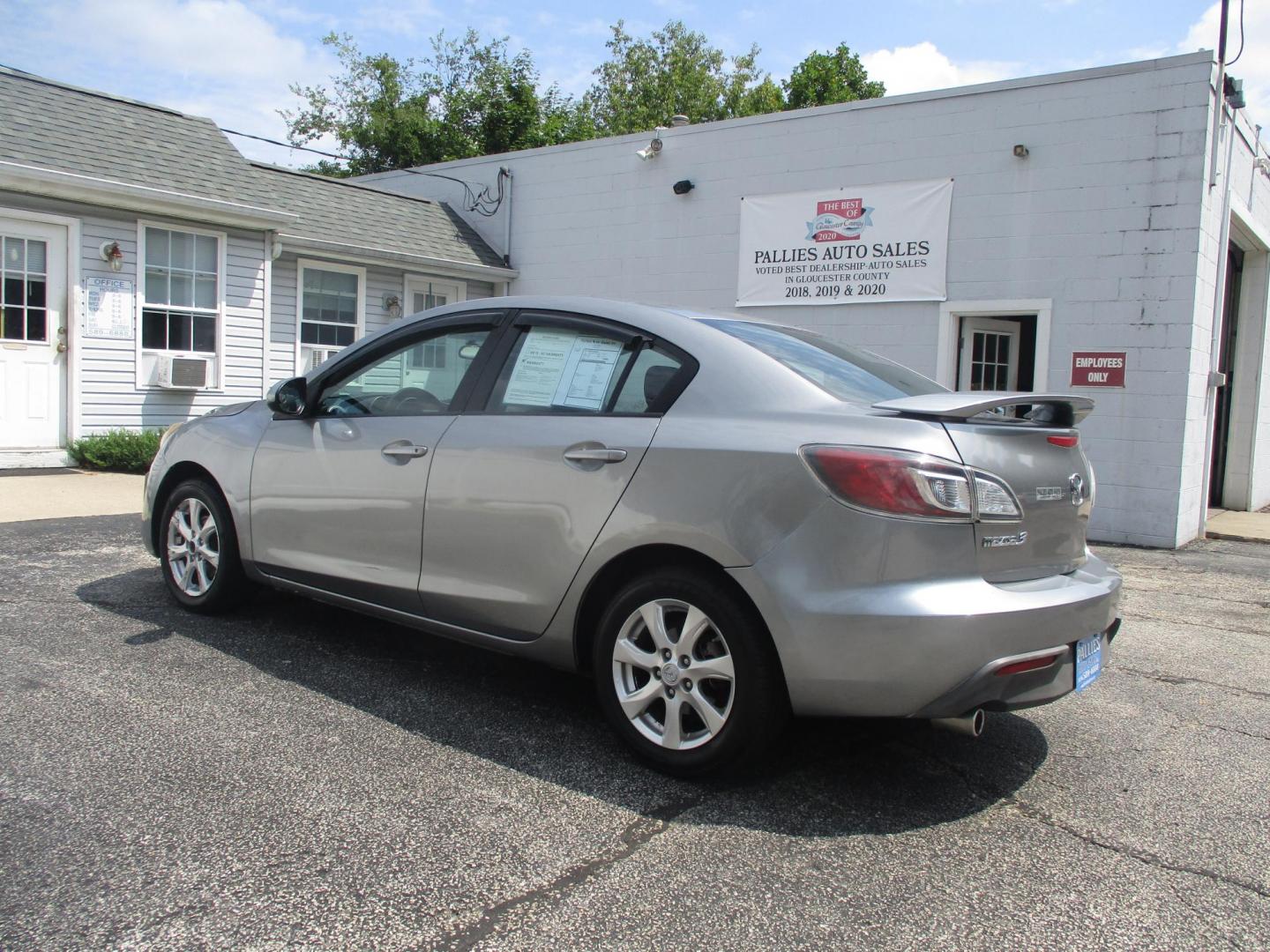 2011 GRAY Mazda MAZDA3 i Touring 4-Door (JM1BL1VG6B1) with an 2.0L L4 DOHC 16V engine, located at 540a Delsea Drive, Sewell, NJ, 08080, (987) 867-5309, 39.752560, -75.111206 - Photo#3