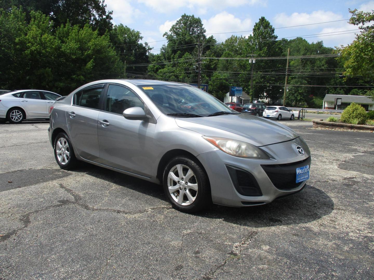 2011 GRAY Mazda MAZDA3 i Touring 4-Door (JM1BL1VG6B1) with an 2.0L L4 DOHC 16V engine, located at 540a Delsea Drive, Sewell, NJ, 08080, (987) 867-5309, 39.752560, -75.111206 - Photo#9
