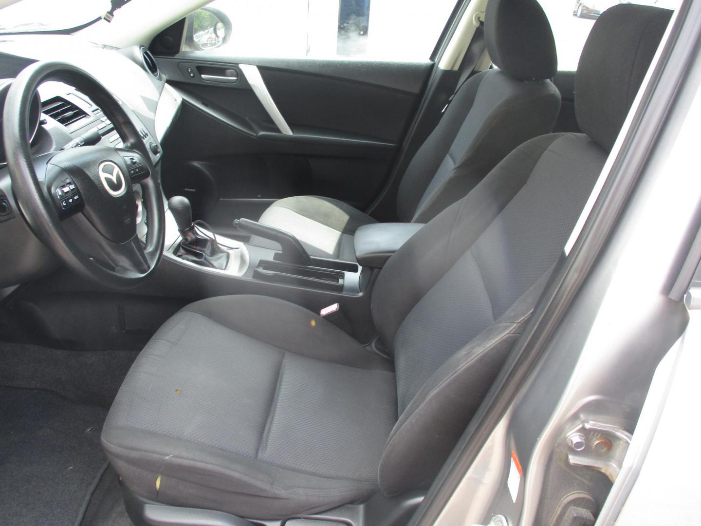 2011 GRAY Mazda MAZDA3 i Touring 4-Door (JM1BL1VG6B1) with an 2.0L L4 DOHC 16V engine, located at 540a Delsea Drive, Sewell, NJ, 08080, (987) 867-5309, 39.752560, -75.111206 - Photo#11