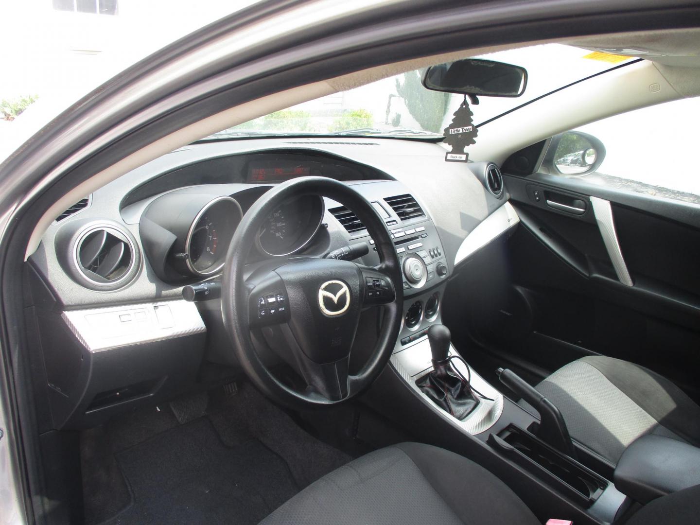 2011 GRAY Mazda MAZDA3 i Touring 4-Door (JM1BL1VG6B1) with an 2.0L L4 DOHC 16V engine, located at 540a Delsea Drive, Sewell, NJ, 08080, (987) 867-5309, 39.752560, -75.111206 - Photo#12