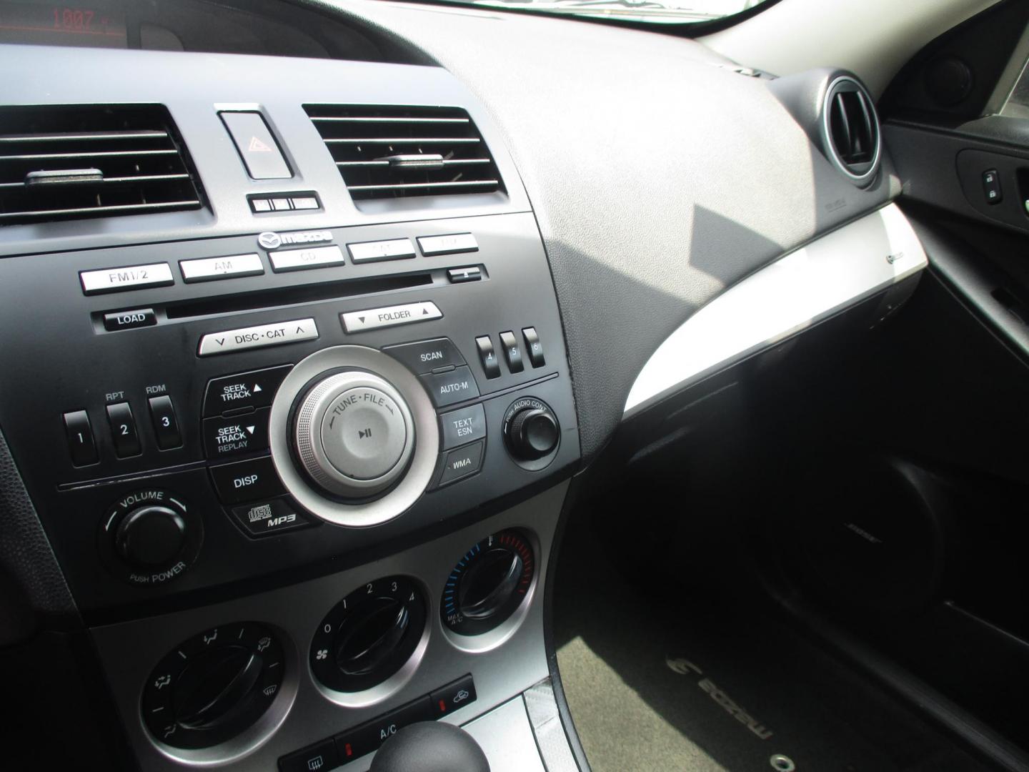 2011 GRAY Mazda MAZDA3 i Touring 4-Door (JM1BL1VG6B1) with an 2.0L L4 DOHC 16V engine, located at 540a Delsea Drive, Sewell, NJ, 08080, (987) 867-5309, 39.752560, -75.111206 - Photo#17