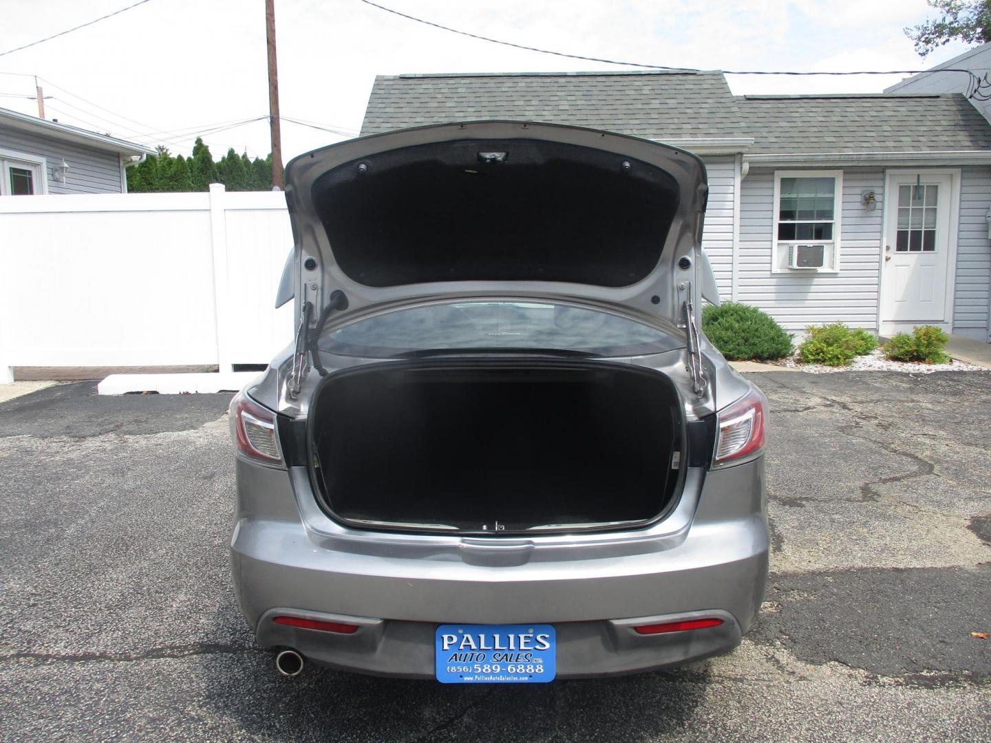 2011 GRAY Mazda MAZDA3 i Touring 4-Door (JM1BL1VG6B1) with an 2.0L L4 DOHC 16V engine, located at 540a Delsea Drive, Sewell, NJ, 08080, (987) 867-5309, 39.752560, -75.111206 - Photo#23