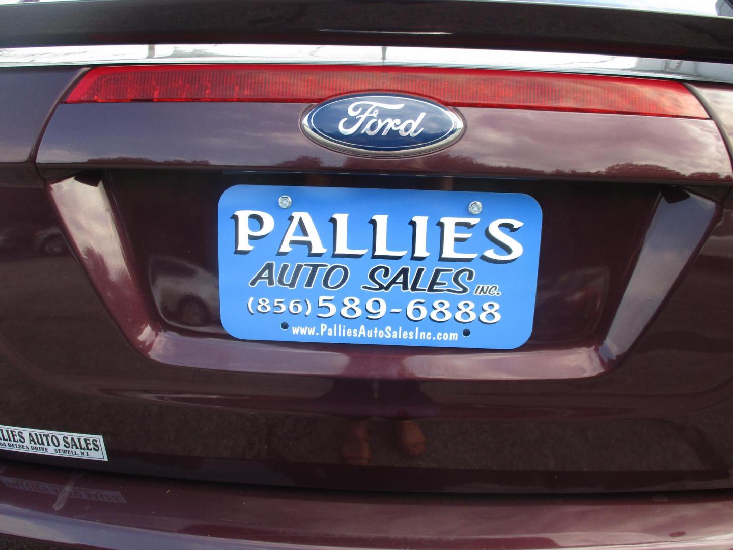 2011 MAROON Ford Fusion I4 SE (3FAHP0HA9BR) with an 2.5L L4 DOHC 16V engine, located at 540a Delsea Drive, Sewell, NJ, 08080, (987) 867-5309, 39.752560, -75.111206 - Photo#4