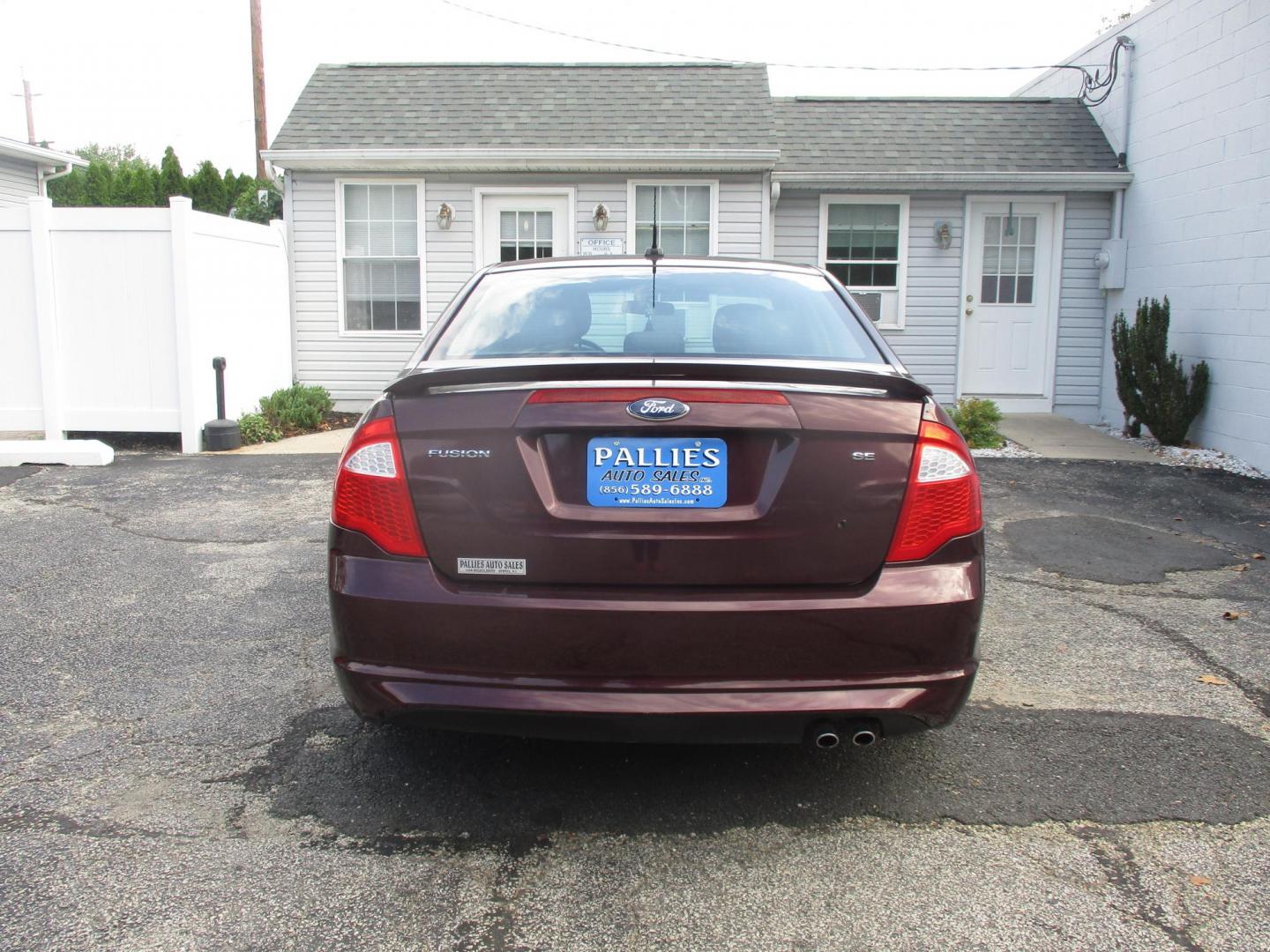 2011 MAROON Ford Fusion I4 SE (3FAHP0HA9BR) with an 2.5L L4 DOHC 16V engine, located at 540a Delsea Drive, Sewell, NJ, 08080, (987) 867-5309, 39.752560, -75.111206 - Photo#5