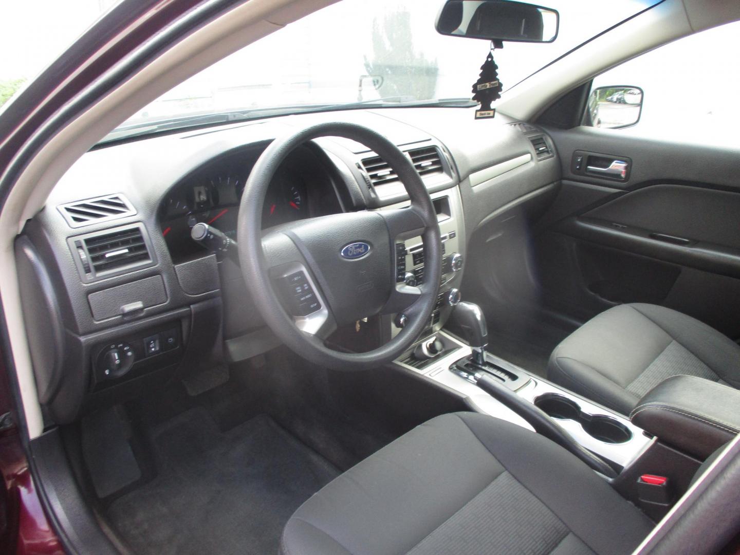 2011 MAROON Ford Fusion I4 SE (3FAHP0HA9BR) with an 2.5L L4 DOHC 16V engine, located at 540a Delsea Drive, Sewell, NJ, 08080, (987) 867-5309, 39.752560, -75.111206 - Photo#13