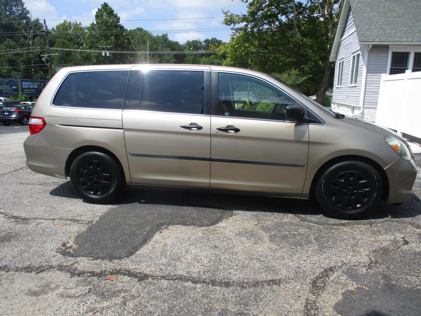 2007 GOLD Honda Odyssey LX (5FNRL38267B) with an 3.5L V6 SOHC 24V engine, 5-Speed Automatic Overdrive transmission, located at 540a Delsea Drive, Sewell, NJ, 08080, (987) 867-5309, 39.752560, -75.111206 - Photo#8