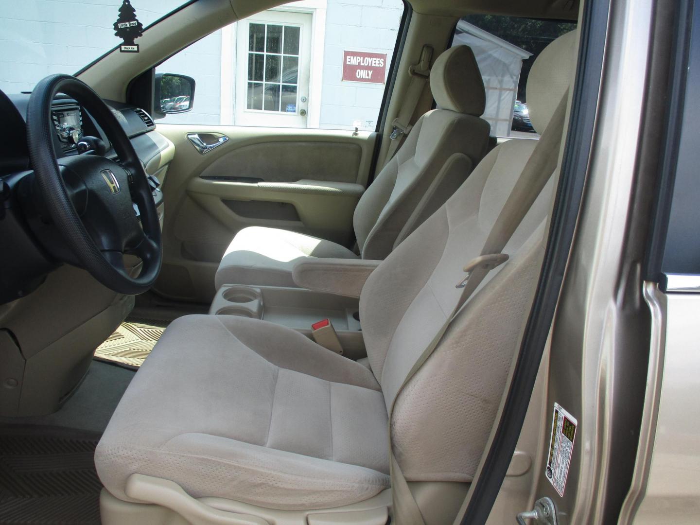 2007 GOLD Honda Odyssey LX (5FNRL38267B) with an 3.5L V6 SOHC 24V engine, 5-Speed Automatic Overdrive transmission, located at 540a Delsea Drive, Sewell, NJ, 08080, (987) 867-5309, 39.752560, -75.111206 - Photo#11