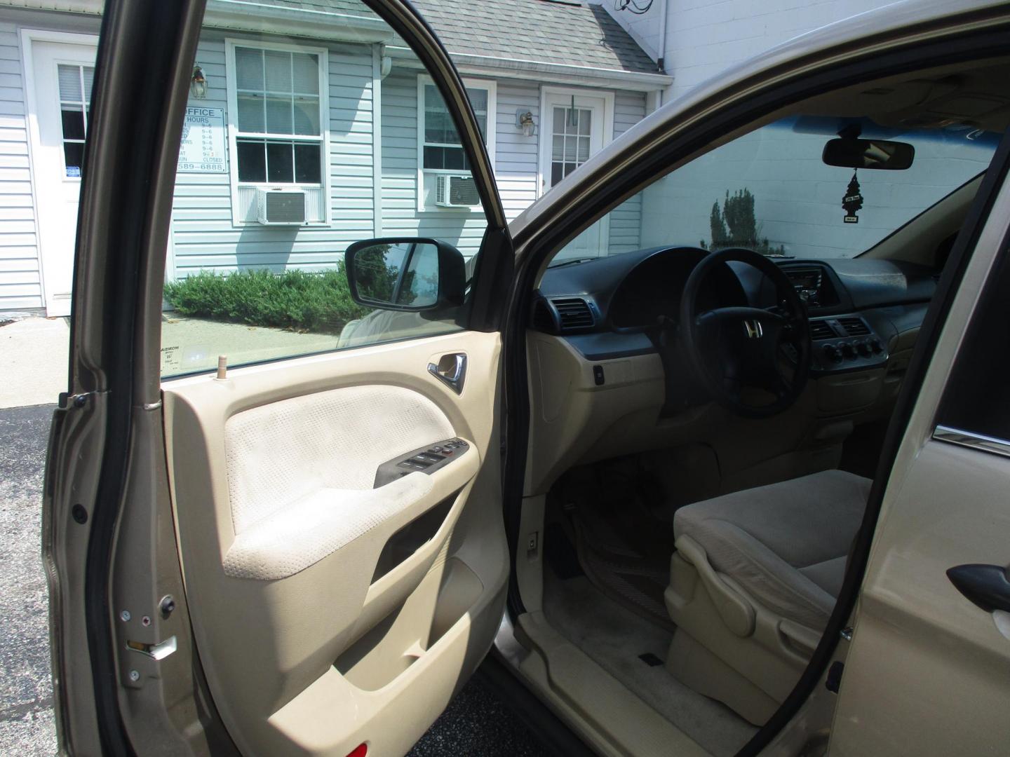 2007 GOLD Honda Odyssey LX (5FNRL38267B) with an 3.5L V6 SOHC 24V engine, 5-Speed Automatic Overdrive transmission, located at 540a Delsea Drive, Sewell, NJ, 08080, (987) 867-5309, 39.752560, -75.111206 - Photo#13