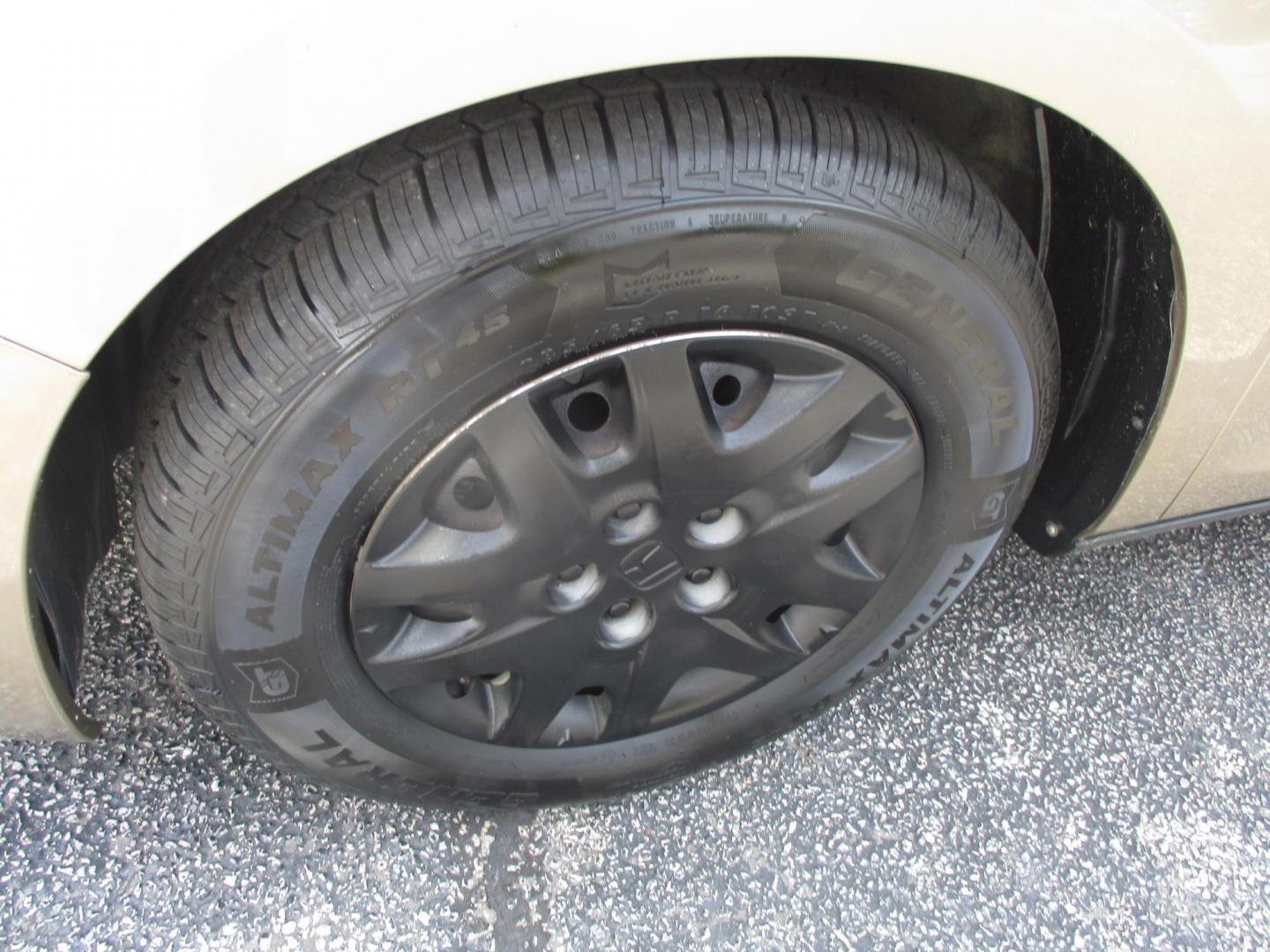 2007 GOLD Honda Odyssey LX (5FNRL38267B) with an 3.5L V6 SOHC 24V engine, 5-Speed Automatic Overdrive transmission, located at 540a Delsea Drive, Sewell, NJ, 08080, (987) 867-5309, 39.752560, -75.111206 - Photo#22