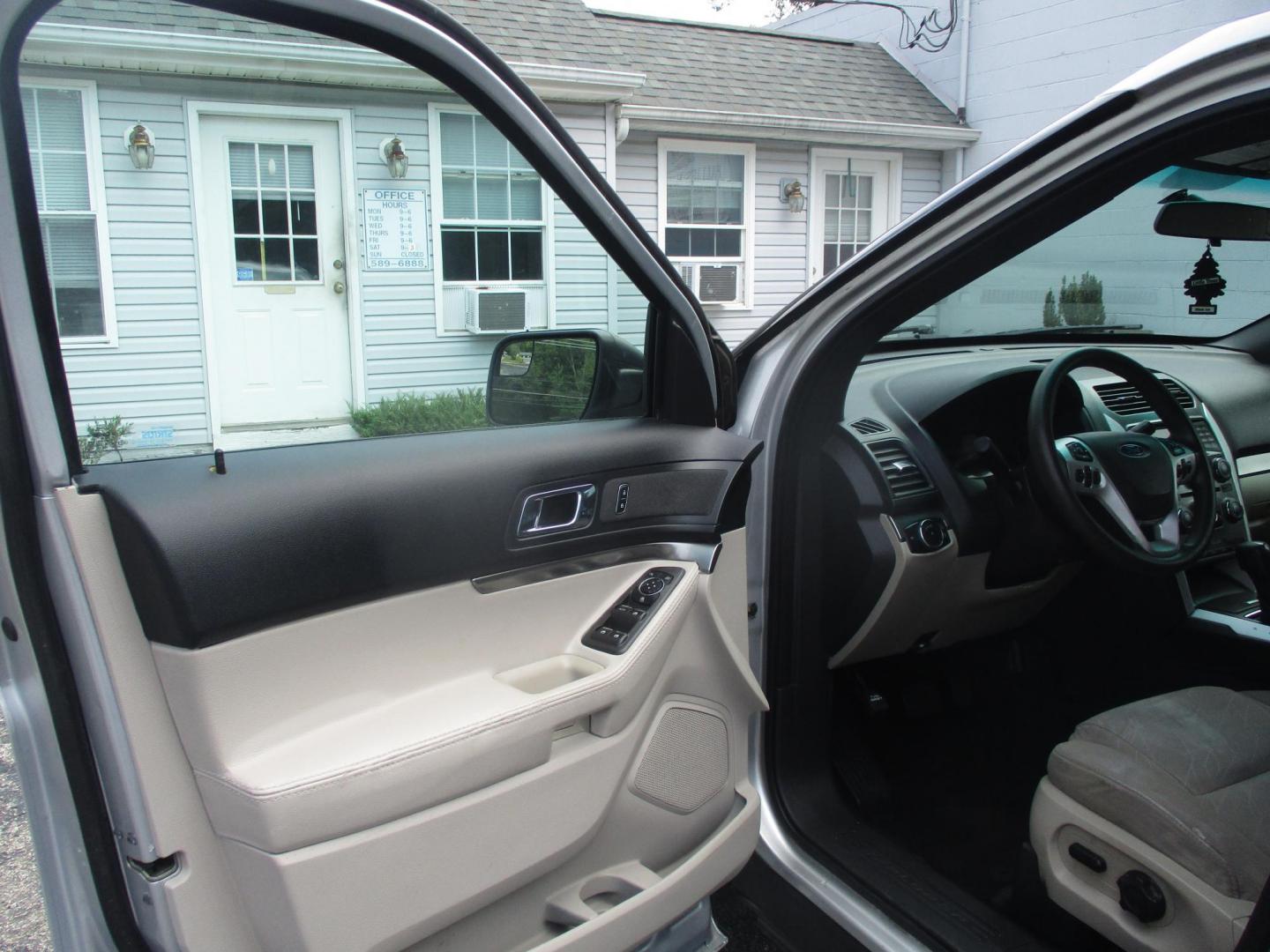 2012 SILVER Ford Explorer Base FWD (1FMHK7B97CG) with an 2.0L L4 DOHC 16V TURBO engine, 6-Speed Automatic transmission, located at 540a Delsea Drive, Sewell, NJ, 08080, (987) 867-5309, 39.752560, -75.111206 - Photo#14
