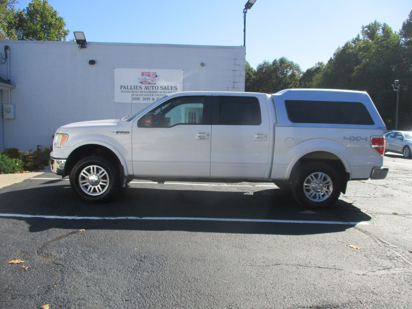 2010 WHITE Ford F-150 Lariat SuperCrew 5.5-ft. Bed 4WD (1FTFW1EV7AF) with an 5.4L V8 SOHC 24V FFV engine, 4-Speed Automatic transmission, located at 540a Delsea Drive, Sewell, NJ, 08080, (987) 867-5309, 39.752560, -75.111206- Photo#2
