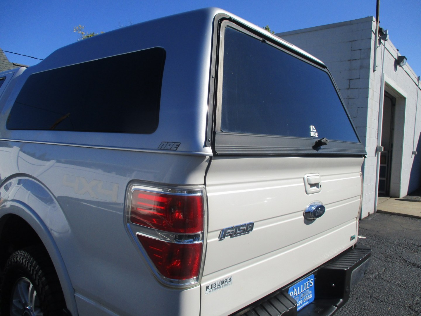 2010 WHITE Ford F-150 Lariat SuperCrew 5.5-ft. Bed 4WD (1FTFW1EV7AF) with an 5.4L V8 SOHC 24V FFV engine, 4-Speed Automatic transmission, located at 540a Delsea Drive, Sewell, NJ, 08080, (987) 867-5309, 39.752560, -75.111206- Photo#4