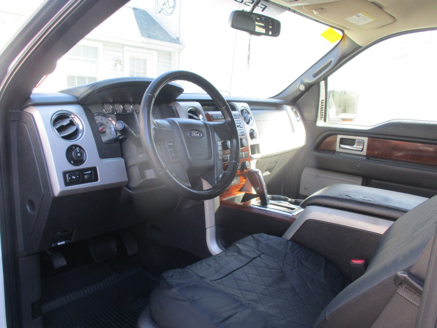 2010 WHITE Ford F-150 Lariat SuperCrew 5.5-ft. Bed 4WD (1FTFW1EV7AF) with an 5.4L V8 SOHC 24V FFV engine, 4-Speed Automatic transmission, located at 540a Delsea Drive, Sewell, NJ, 08080, (987) 867-5309, 39.752560, -75.111206- Photo#15
