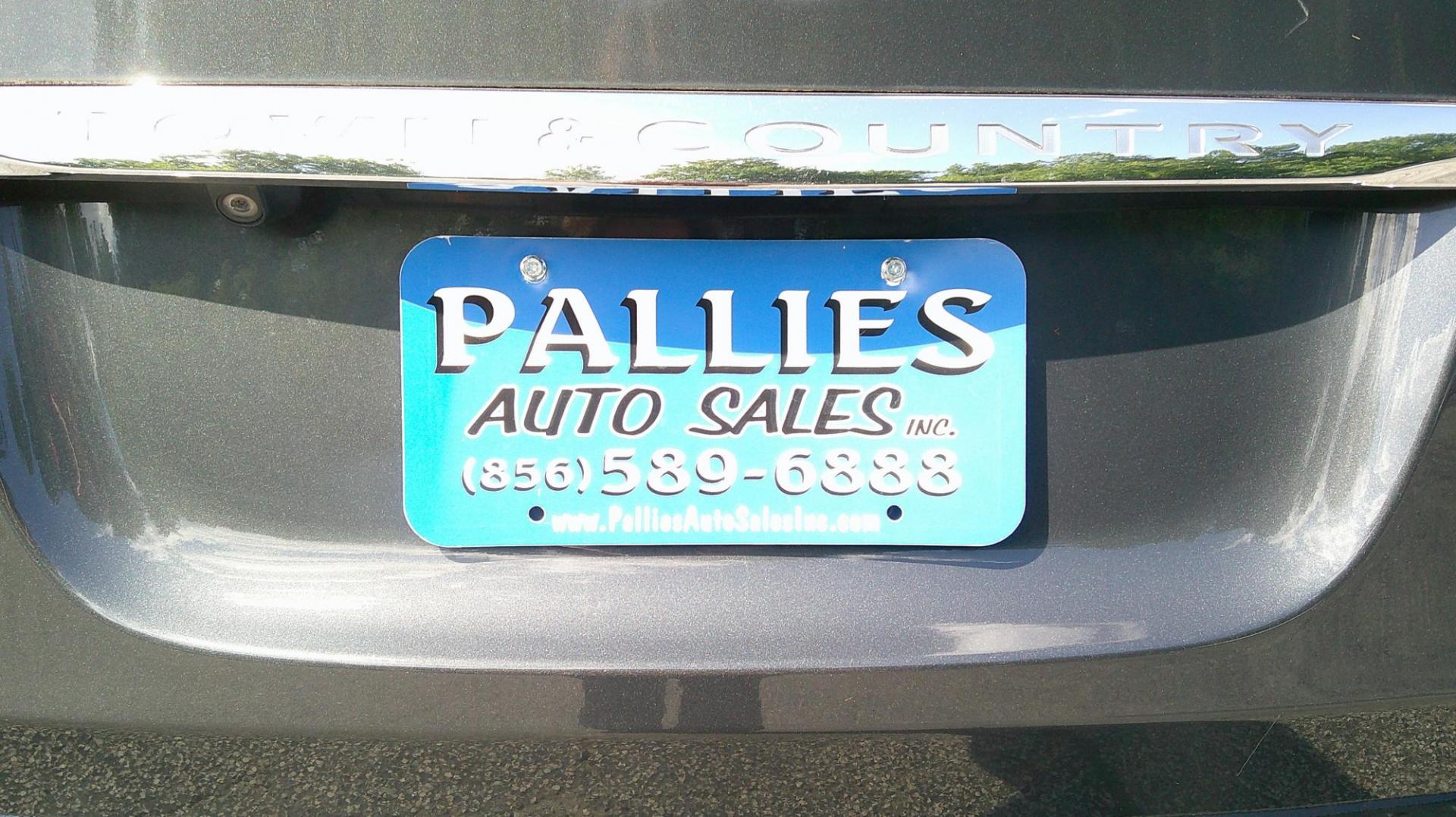 2012 GRAY Chrysler Town & Country Touring-L (2C4RC1CG7CR) with an 3.6L V6 DOHC 24V engine, 6-Speed Automatic transmission, located at 540a Delsea Drive, Sewell, NJ, 08080, (987) 867-5309, 39.752560, -75.111206 - Photo#4