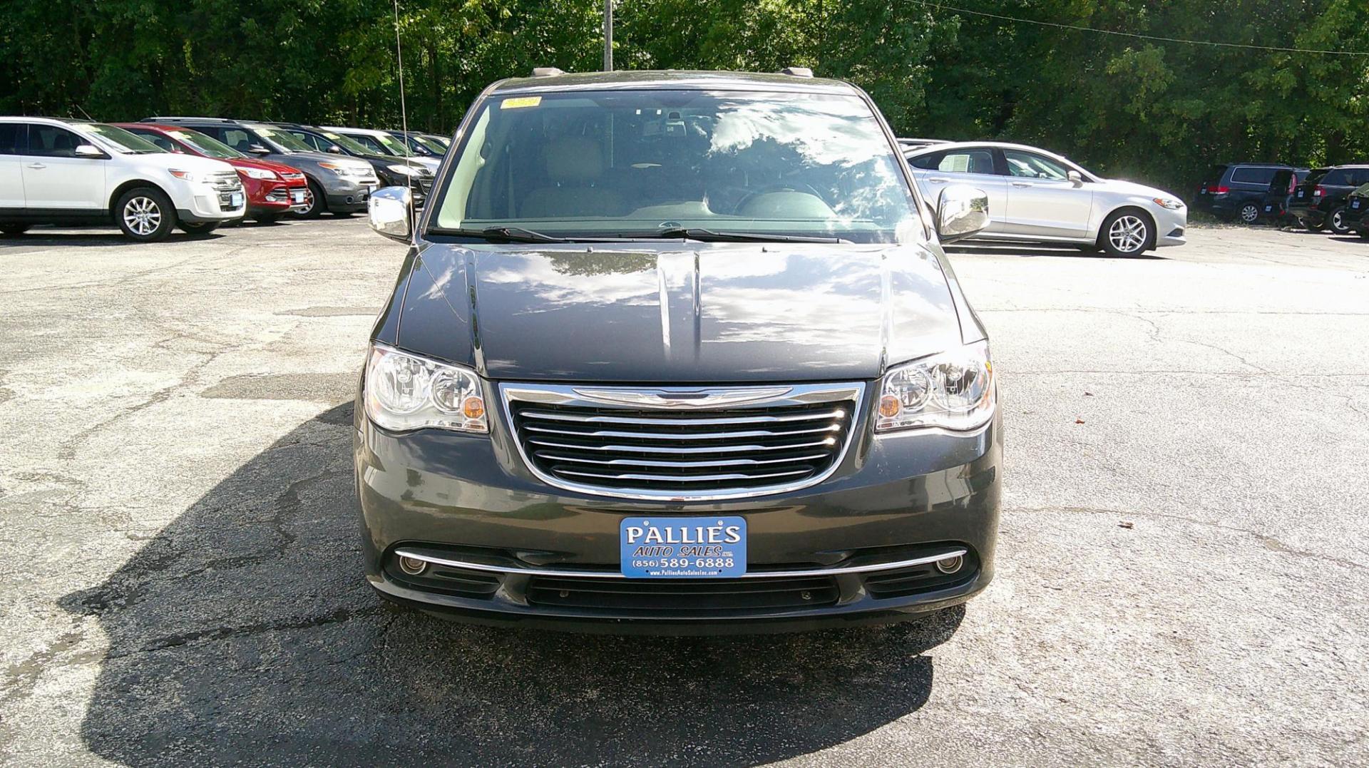 2012 GRAY Chrysler Town & Country Touring-L (2C4RC1CG7CR) with an 3.6L V6 DOHC 24V engine, 6-Speed Automatic transmission, located at 540a Delsea Drive, Sewell, NJ, 08080, (987) 867-5309, 39.752560, -75.111206 - Photo#8
