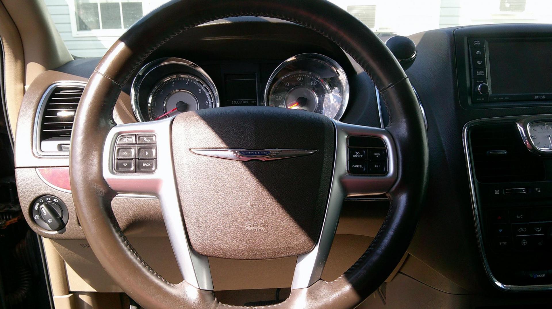 2012 GRAY Chrysler Town & Country Touring-L (2C4RC1CG7CR) with an 3.6L V6 DOHC 24V engine, 6-Speed Automatic transmission, located at 540a Delsea Drive, Sewell, NJ, 08080, (987) 867-5309, 39.752560, -75.111206 - Photo#14