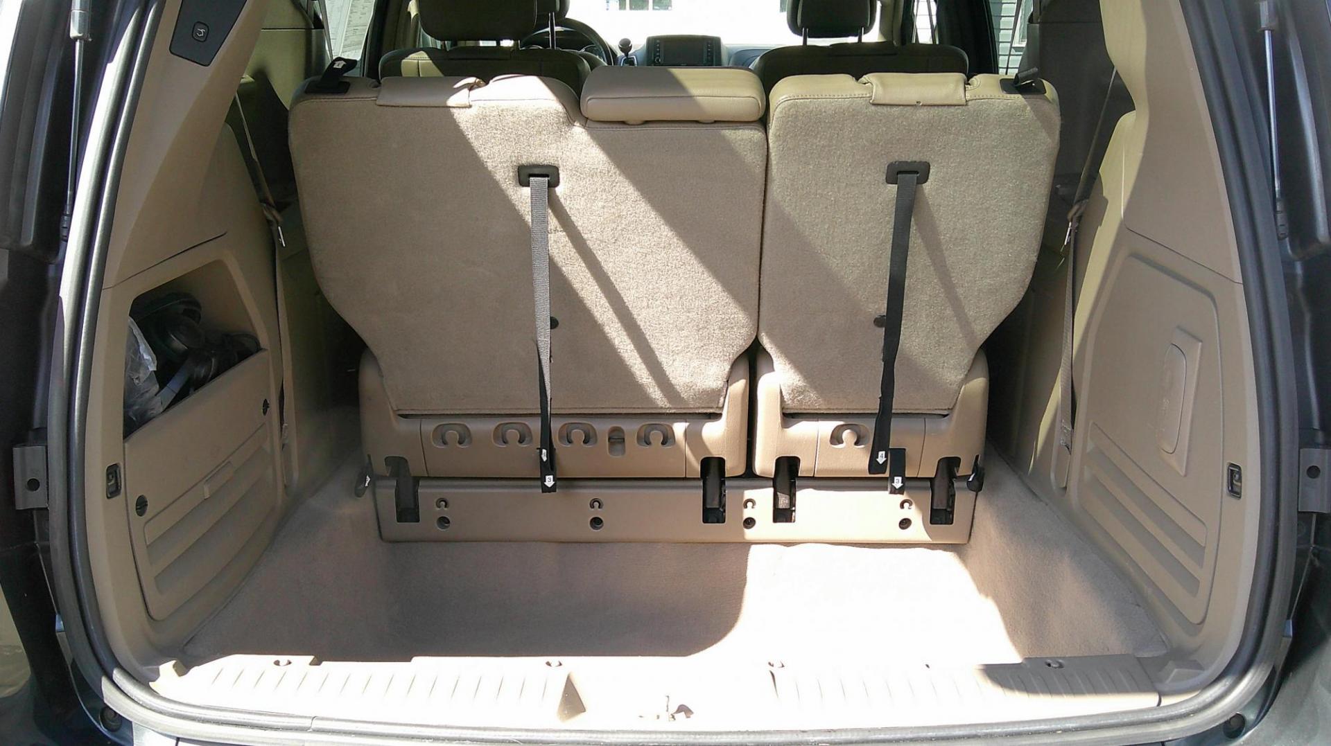 2012 GRAY Chrysler Town & Country Touring-L (2C4RC1CG7CR) with an 3.6L V6 DOHC 24V engine, 6-Speed Automatic transmission, located at 540a Delsea Drive, Sewell, NJ, 08080, (987) 867-5309, 39.752560, -75.111206 - Photo#23