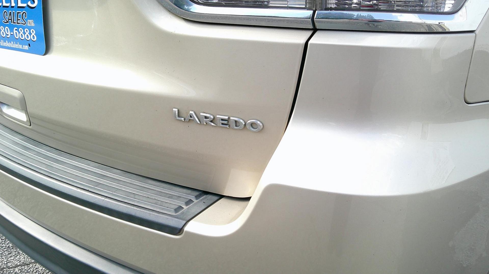 2014 GOLD Jeep Grand Cherokee Laredo 4WD (1C4RJFAG9EC) with an 3.6L V6 DOHC 24V engine, 5-Speed Automatic transmission, located at 540a Delsea Drive, Sewell, NJ, 08080, (987) 867-5309, 39.752560, -75.111206 - Photo#5