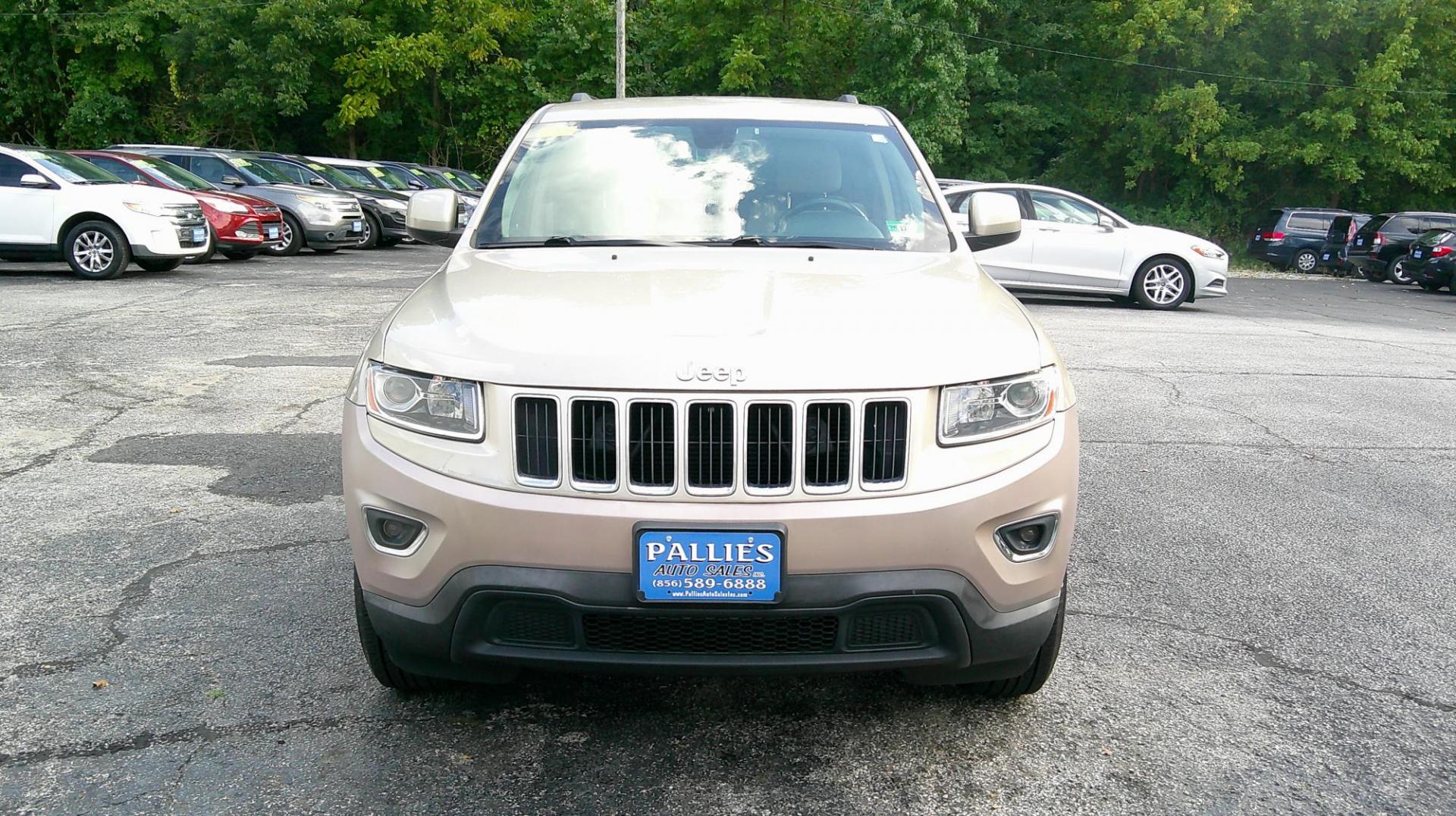 2014 GOLD Jeep Grand Cherokee Laredo 4WD (1C4RJFAG9EC) with an 3.6L V6 DOHC 24V engine, 5-Speed Automatic transmission, located at 540a Delsea Drive, Sewell, NJ, 08080, (987) 867-5309, 39.752560, -75.111206 - Photo#9
