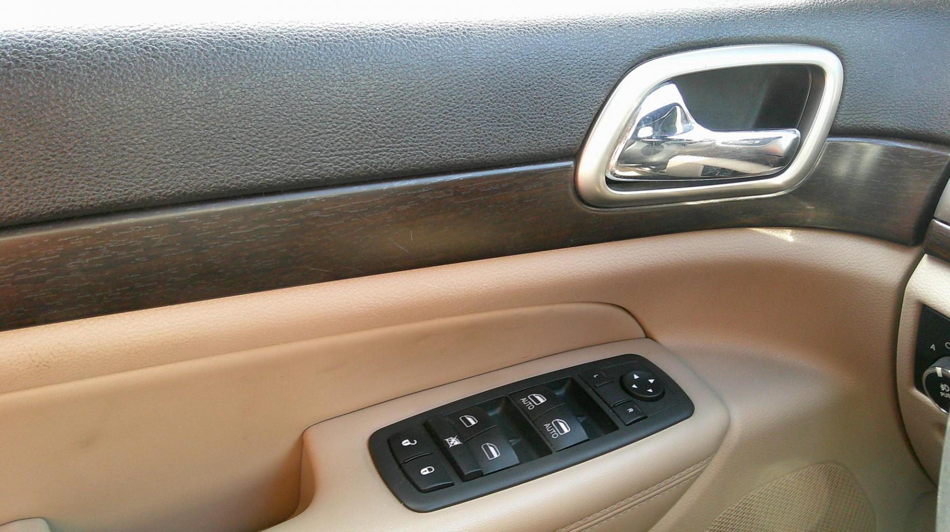 2014 GOLD Jeep Grand Cherokee Laredo 4WD (1C4RJFAG9EC) with an 3.6L V6 DOHC 24V engine, 5-Speed Automatic transmission, located at 540a Delsea Drive, Sewell, NJ, 08080, (987) 867-5309, 39.752560, -75.111206 - Photo#12