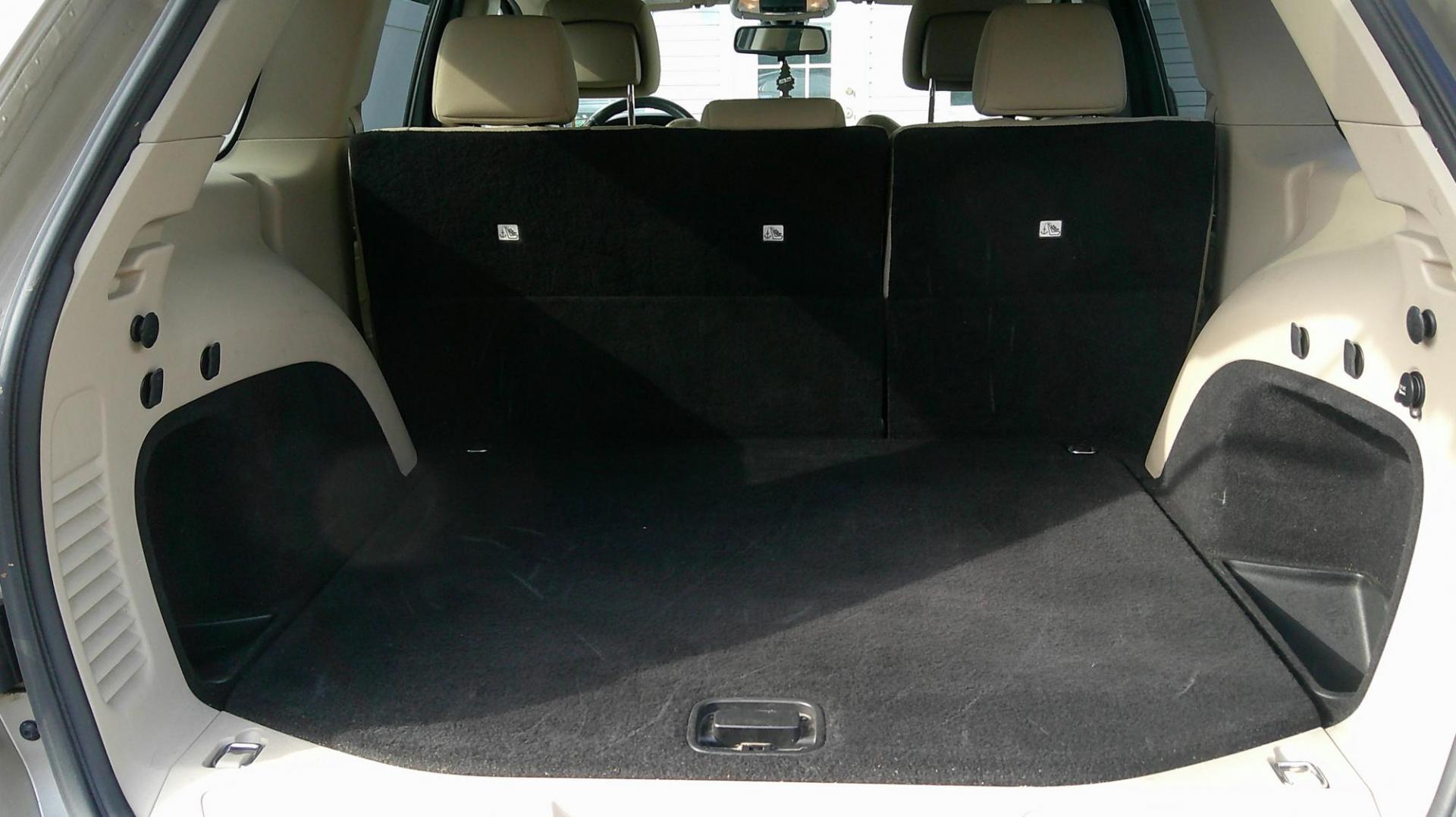 2014 GOLD Jeep Grand Cherokee Laredo 4WD (1C4RJFAG9EC) with an 3.6L V6 DOHC 24V engine, 5-Speed Automatic transmission, located at 540a Delsea Drive, Sewell, NJ, 08080, (987) 867-5309, 39.752560, -75.111206 - Photo#21