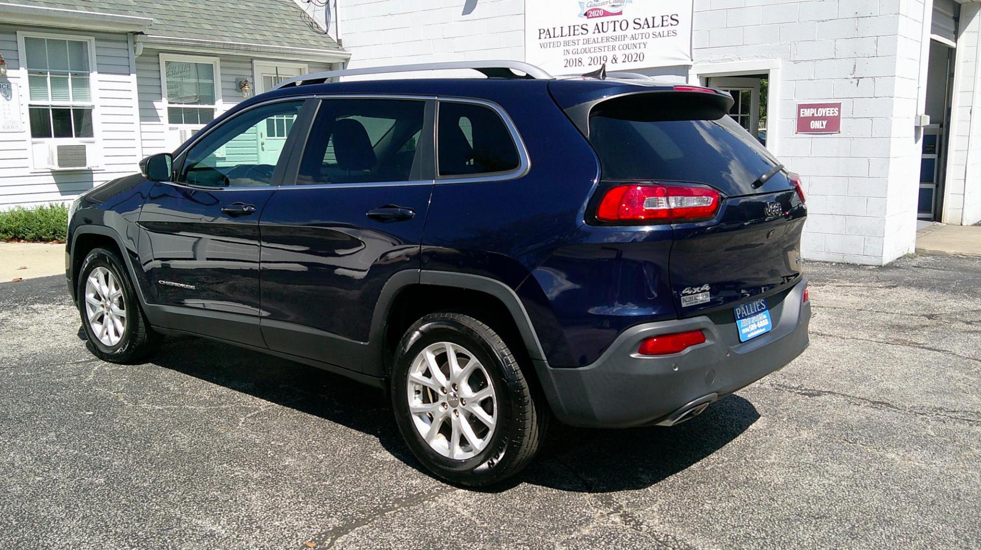 2016 BLUE Jeep Cherokee Latitude 4WD (1C4PJMCS4GW) with an 3.2L V6 DOHC 24V engine, 9-Speed Automatic transmission, located at 540a Delsea Drive, Sewell, NJ, 08080, (987) 867-5309, 39.752560, -75.111206 - Photo#2