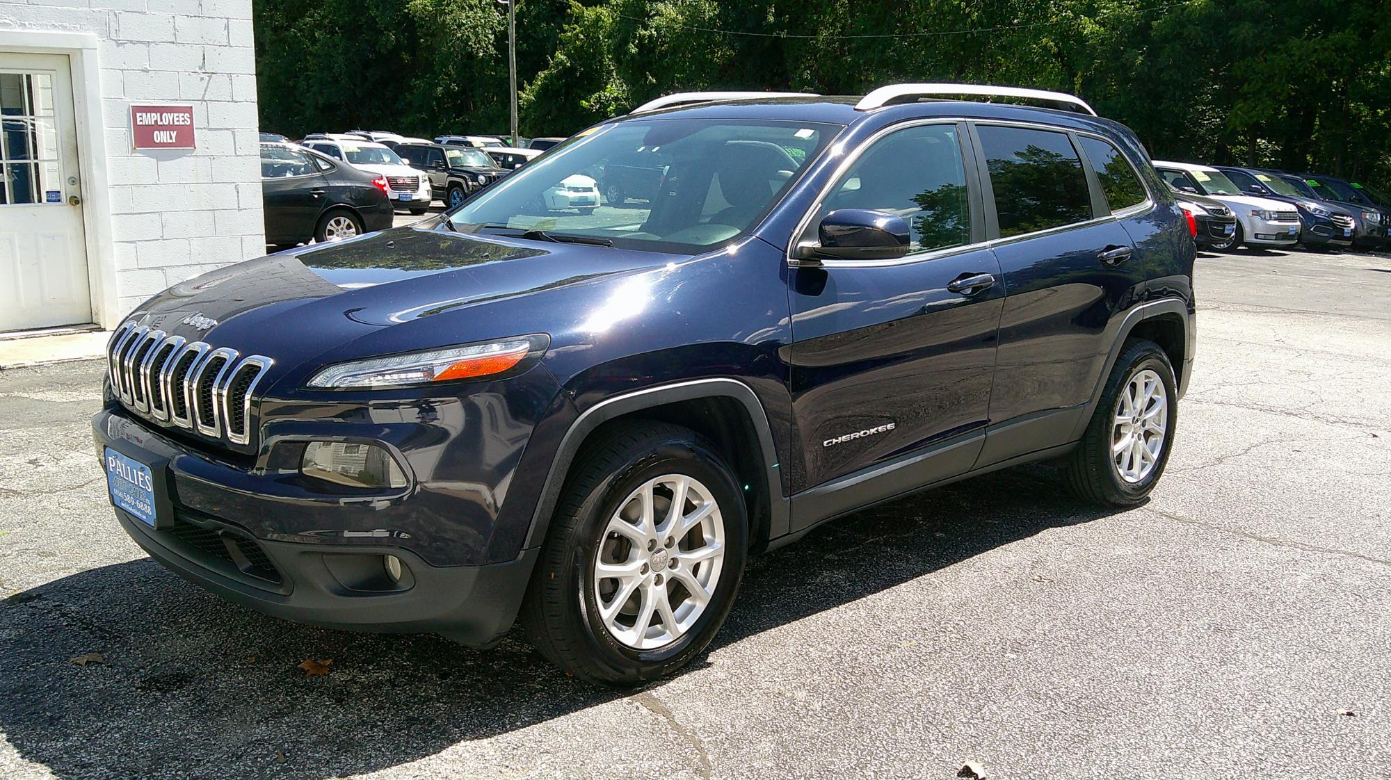 photo of 2016 Jeep Cherokee Latitude 4WD