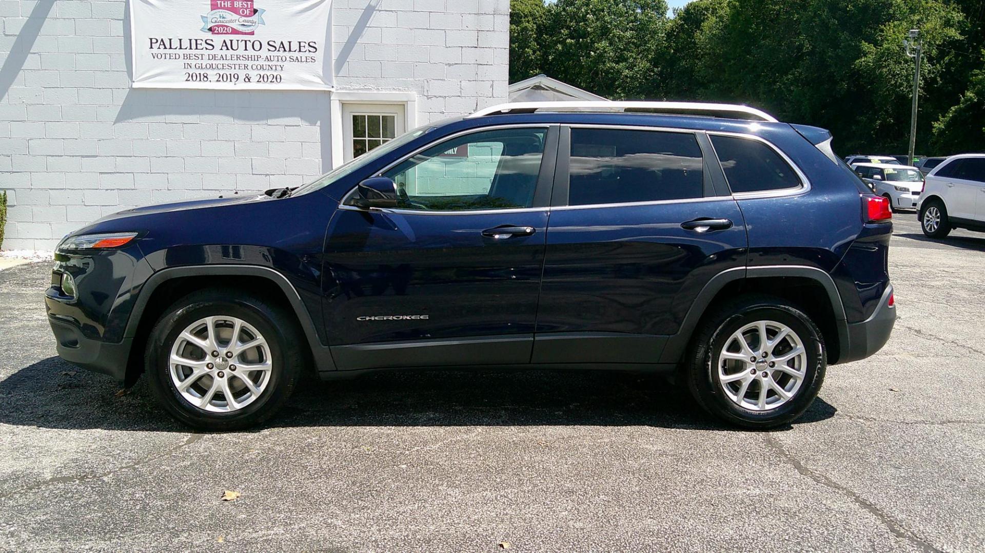 2016 BLUE Jeep Cherokee Latitude 4WD (1C4PJMCS4GW) with an 3.2L V6 DOHC 24V engine, 9-Speed Automatic transmission, located at 540a Delsea Drive, Sewell, NJ, 08080, (987) 867-5309, 39.752560, -75.111206 - Photo#1