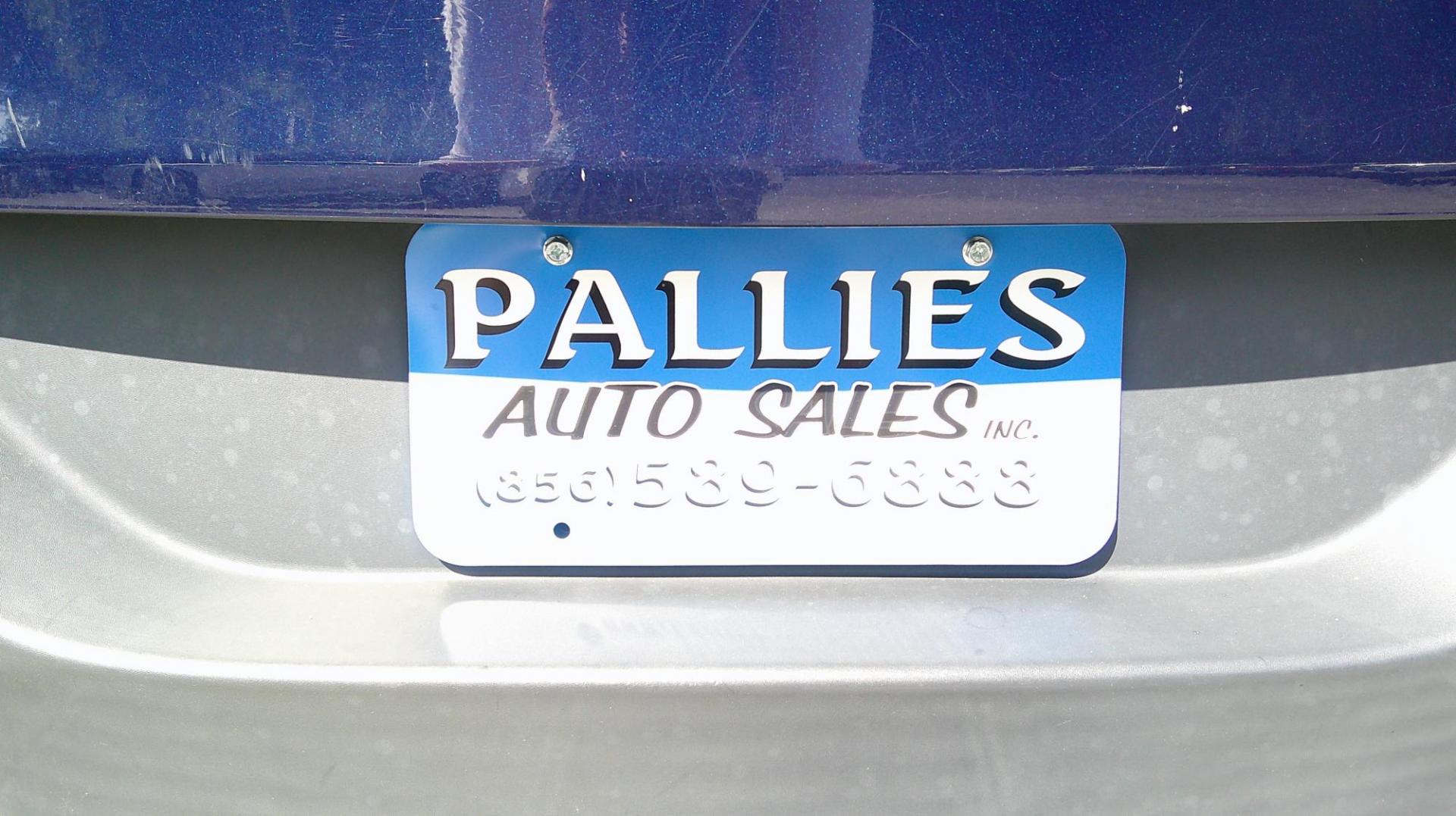 2016 BLUE Jeep Cherokee Latitude 4WD (1C4PJMCS4GW) with an 3.2L V6 DOHC 24V engine, 9-Speed Automatic transmission, located at 540a Delsea Drive, Sewell, NJ, 08080, (987) 867-5309, 39.752560, -75.111206 - Photo#4