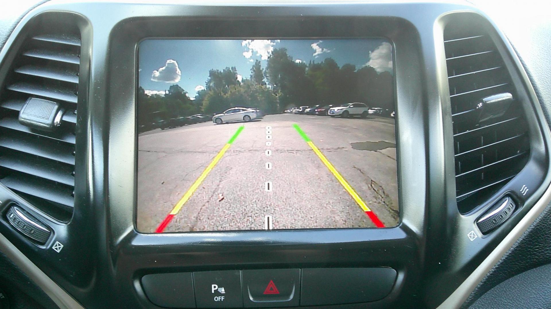 2016 BLUE Jeep Cherokee Latitude 4WD (1C4PJMCS4GW) with an 3.2L V6 DOHC 24V engine, 9-Speed Automatic transmission, located at 540a Delsea Drive, Sewell, NJ, 08080, (987) 867-5309, 39.752560, -75.111206 - Photo#17