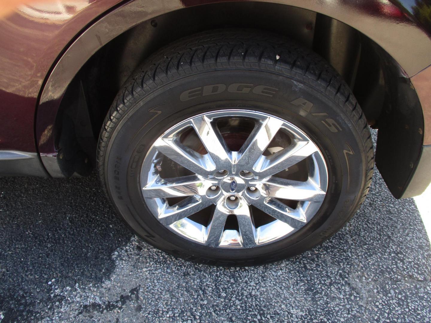 2011 RED Ford Edge Limited AWD (2FMDK4KC9BB) with an 3.5L V6 DOHC 24V engine, 6-Speed Automatic transmission, located at 540a Delsea Drive, Sewell, NJ, 08080, (987) 867-5309, 39.752560, -75.111206 - Photo#28