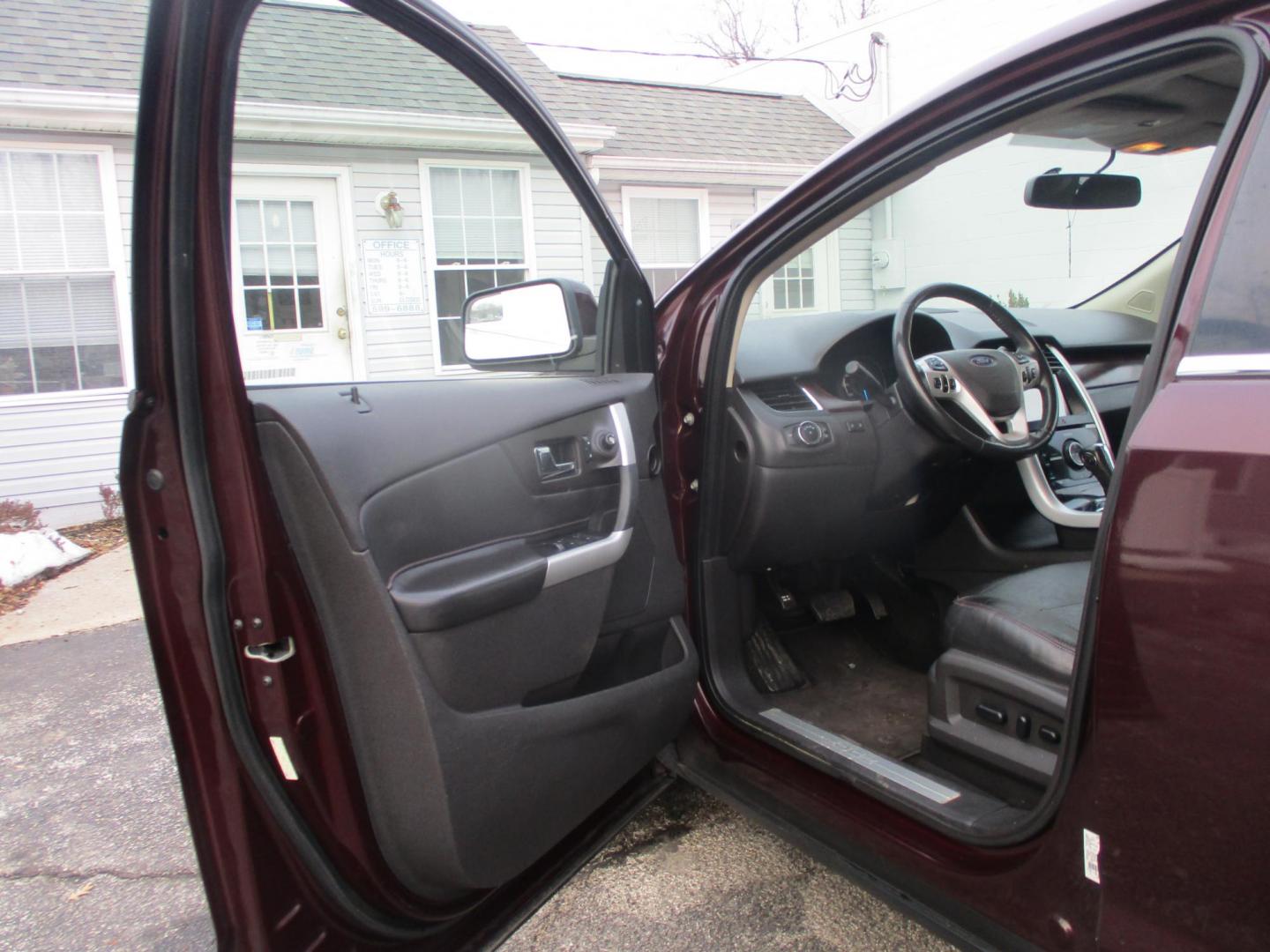 2011 RED Ford Edge Limited AWD (2FMDK4KC9BB) with an 3.5L V6 DOHC 24V engine, 6-Speed Automatic transmission, located at 540a Delsea Drive, Sewell, NJ, 08080, (987) 867-5309, 39.752560, -75.111206 - Photo#9