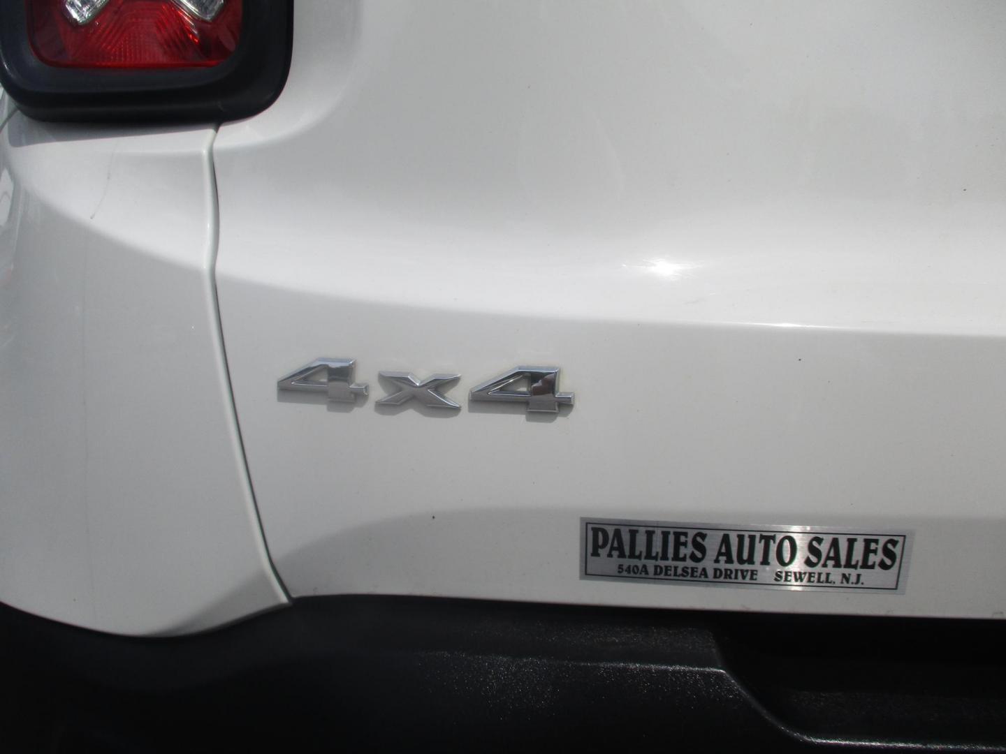 2015 WHITE Jeep Renegade Latitude 4WD (ZACCJBBT5FP) with an 2.4L L4 engine, 6-Speed Manual transmission, located at 540a Delsea Drive, Sewell, NJ, 08080, (987) 867-5309, 39.752560, -75.111206 - Photo#5