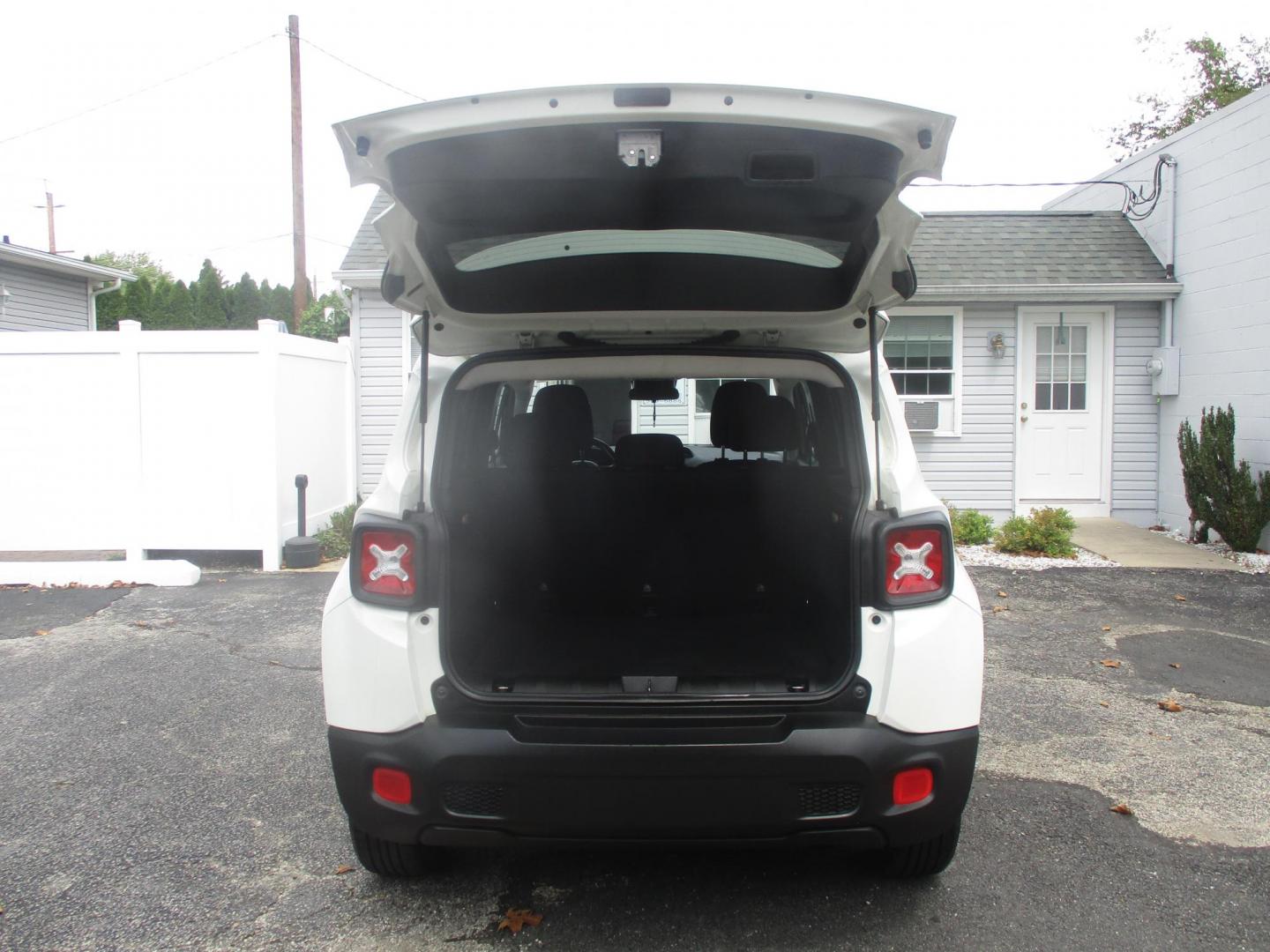 2015 WHITE Jeep Renegade Latitude 4WD (ZACCJBBT5FP) with an 2.4L L4 engine, 6-Speed Manual transmission, located at 540a Delsea Drive, Sewell, NJ, 08080, (987) 867-5309, 39.752560, -75.111206 - Photo#24