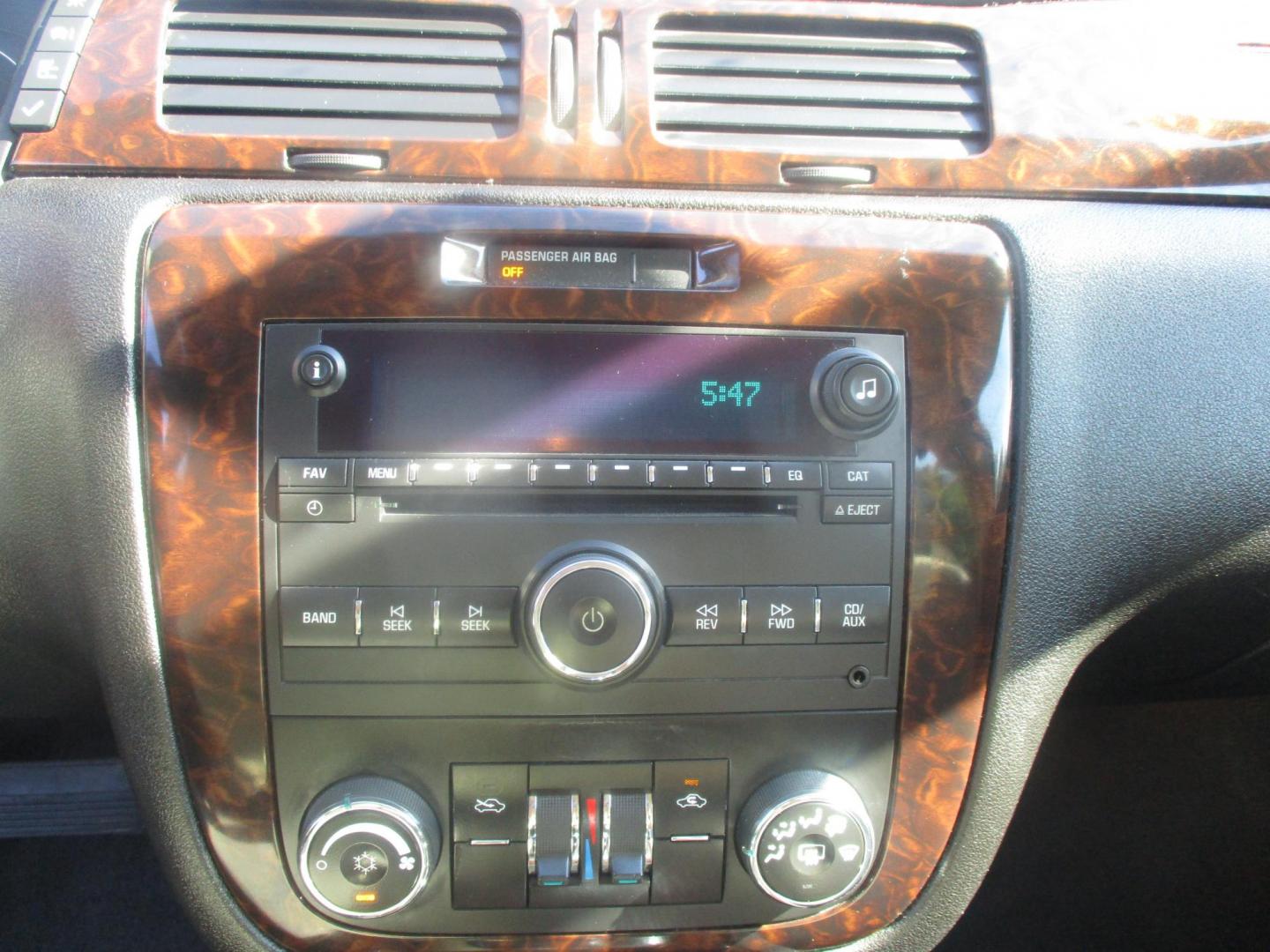 2013 RED Chevrolet Impala LT (Fleet) (2G1WG5E31D1) with an 3.6L V6 DOHC 16V FFV engine, 6-Speed Automatic transmission, located at 540a Delsea Drive, Sewell, NJ, 08080, (987) 867-5309, 39.752560, -75.111206 - Photo#19